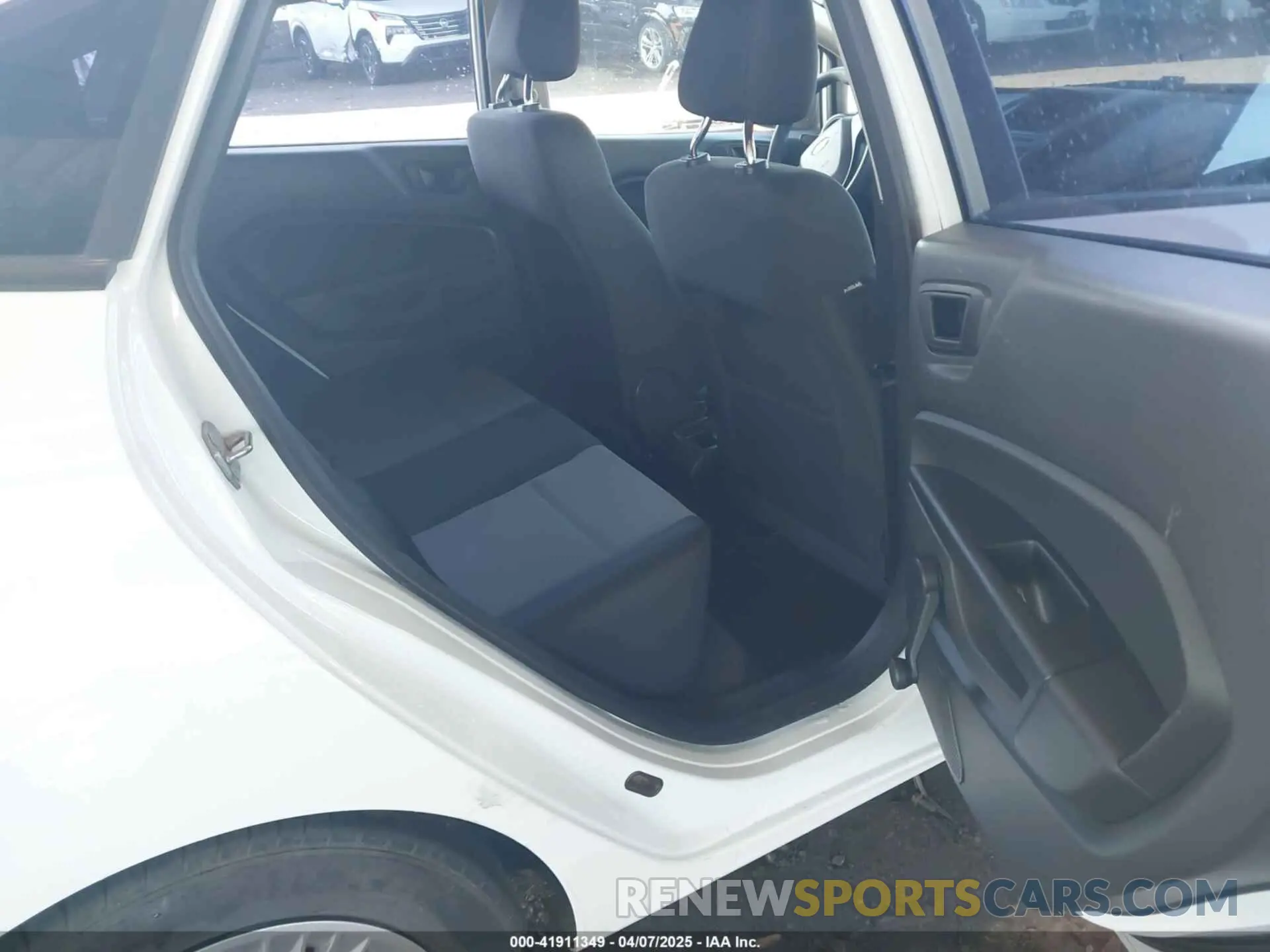 8 Photograph of a damaged car 3FADP4AJ3KM164036 FORD FIESTA 2019
