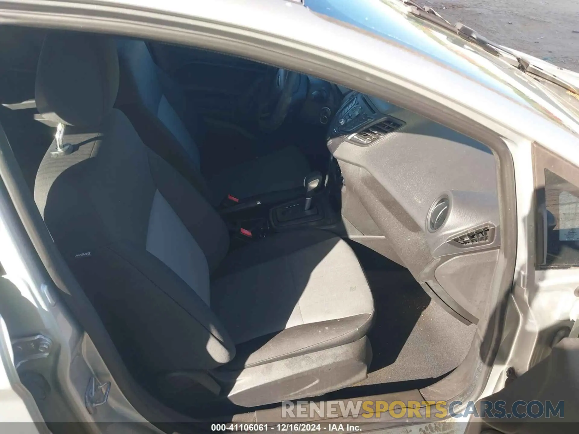 5 Photograph of a damaged car 3FADP4AJ4KM158925 FORD FIESTA 2019