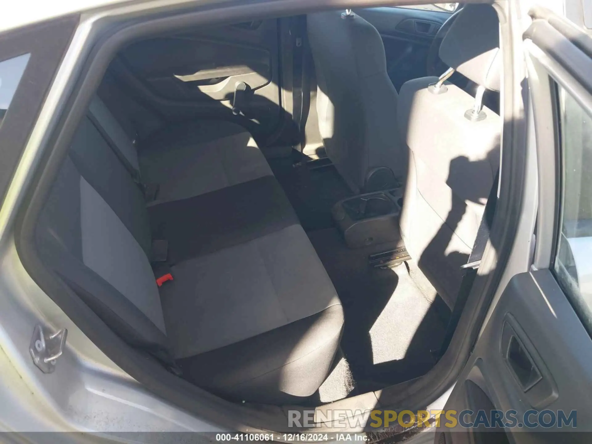 8 Photograph of a damaged car 3FADP4AJ4KM158925 FORD FIESTA 2019