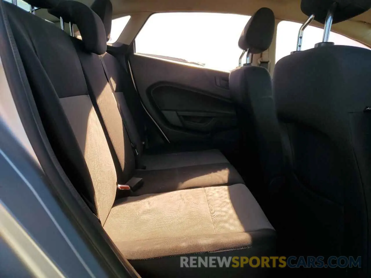 10 Фотография поврежденного автомобиля 3FADP4AJ8KM127130 FORD FIESTA 2019