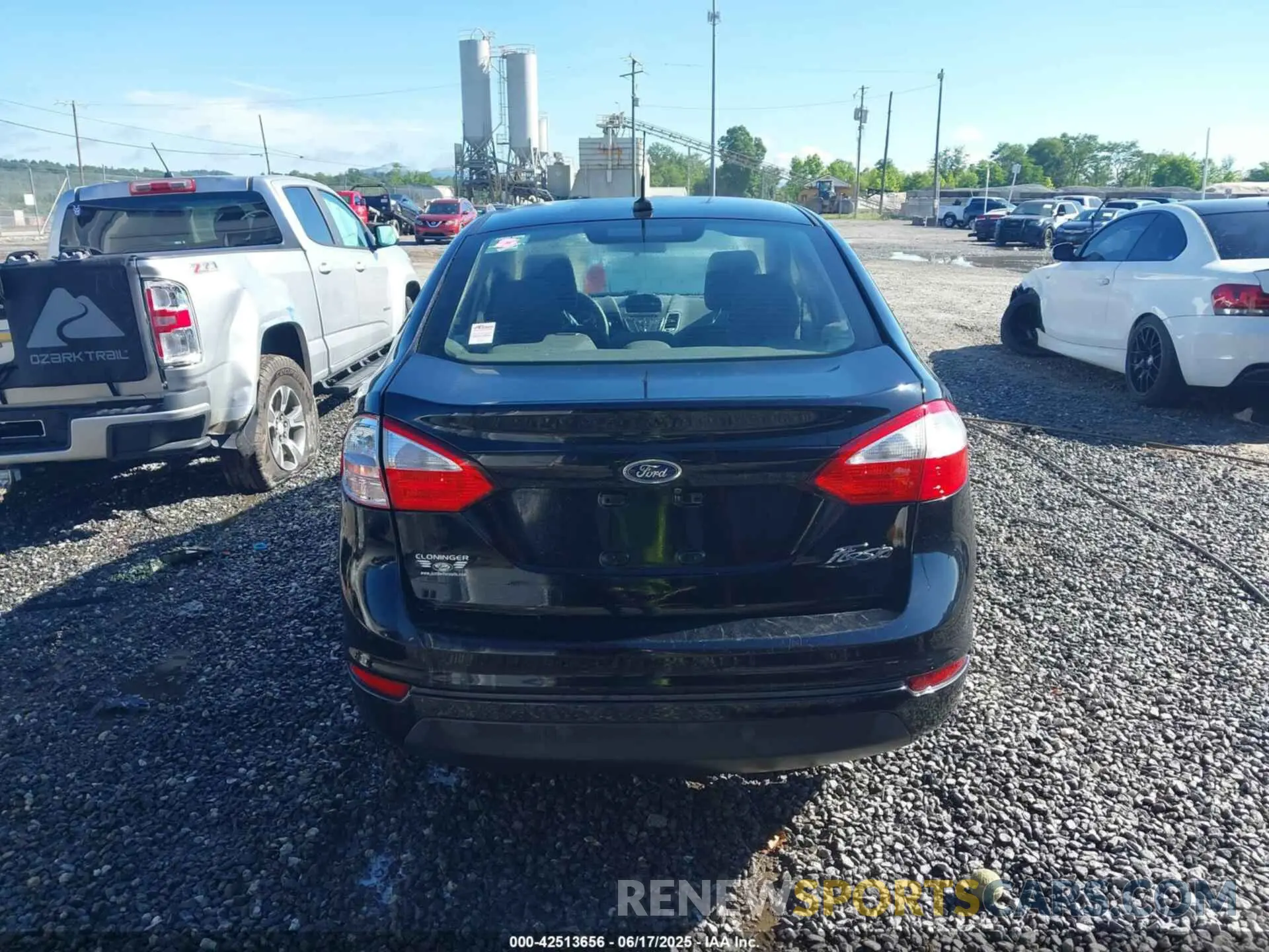 16 Photograph of a damaged car 3FADP4AJ9KM125628 FORD FIESTA 2019