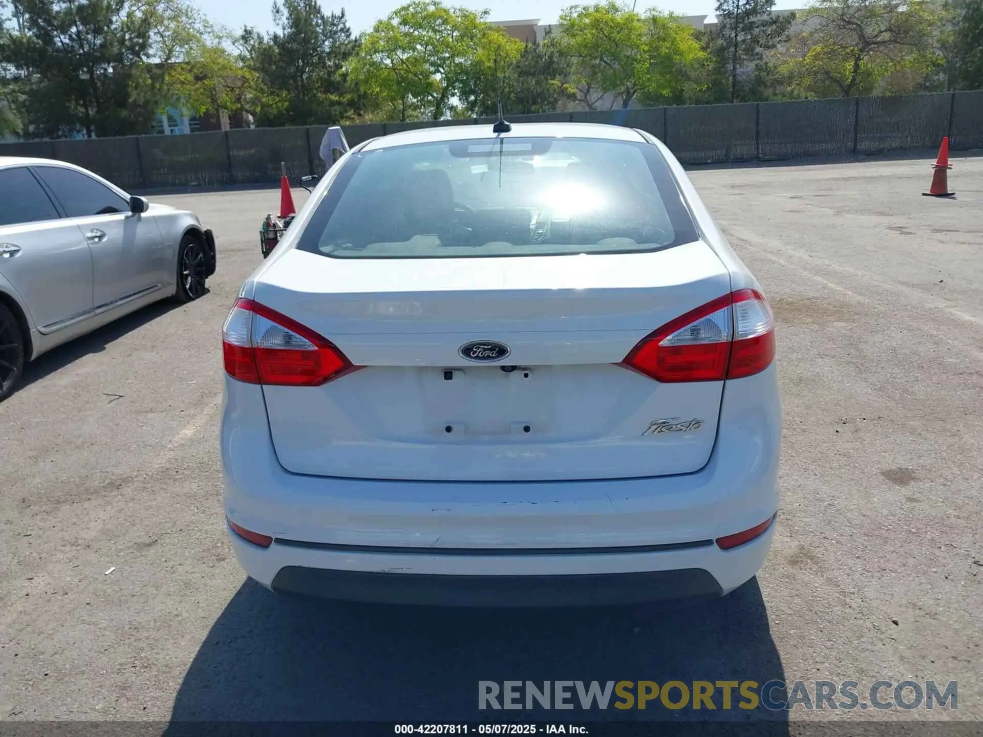 16 Photograph of a damaged car 3FADP4AJ9KM129159 FORD FIESTA 2019