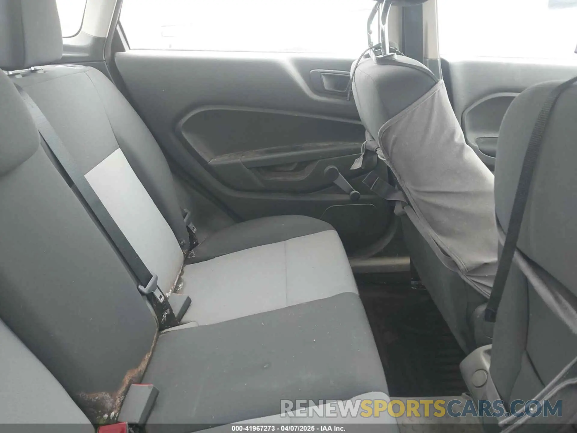 8 Photograph of a damaged car 3FADP4AJXKM152076 FORD FIESTA 2019