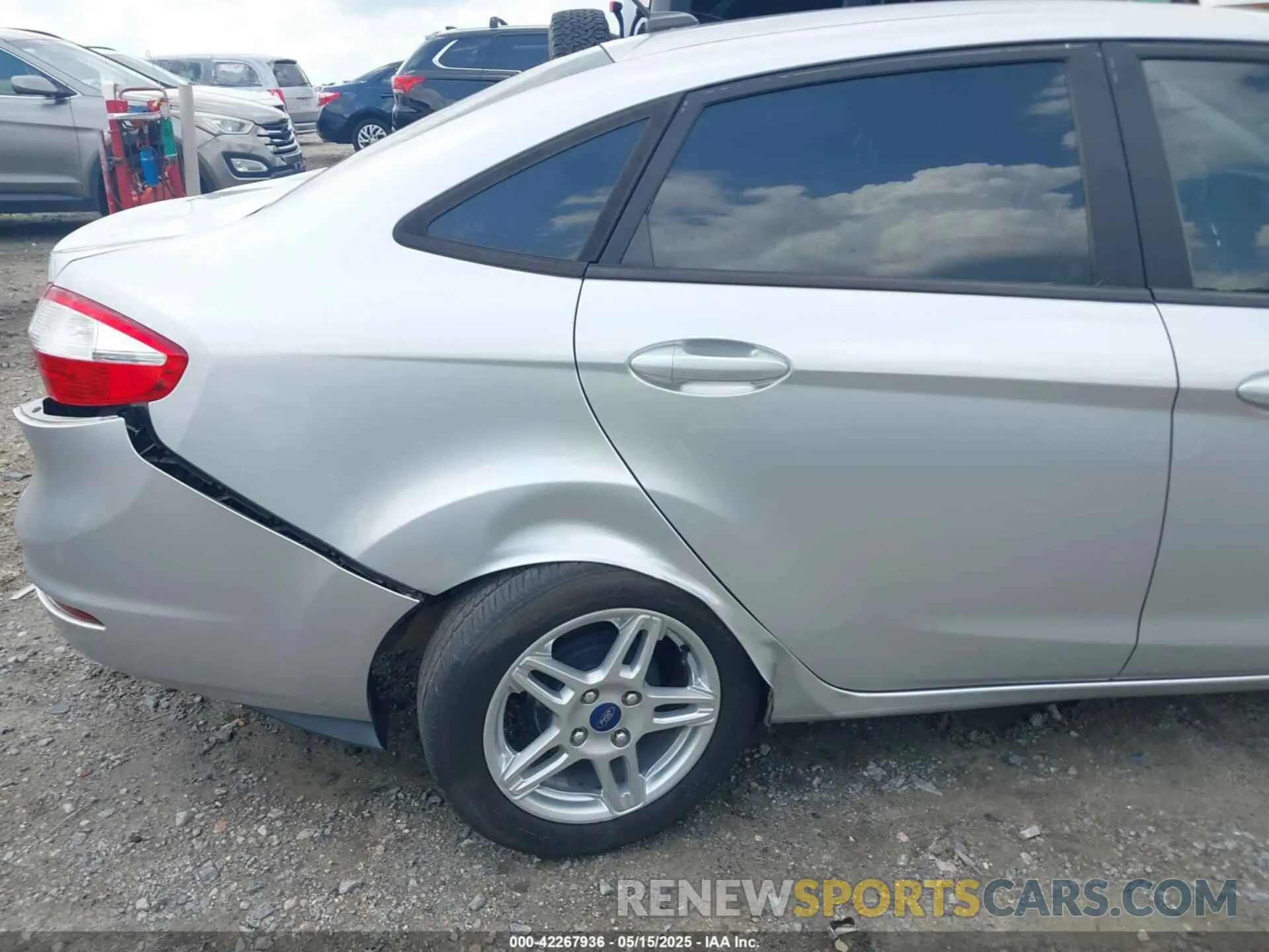 20 Фотография поврежденного автомобиля 3FADP4BJ2KM132015 FORD FIESTA 2019
