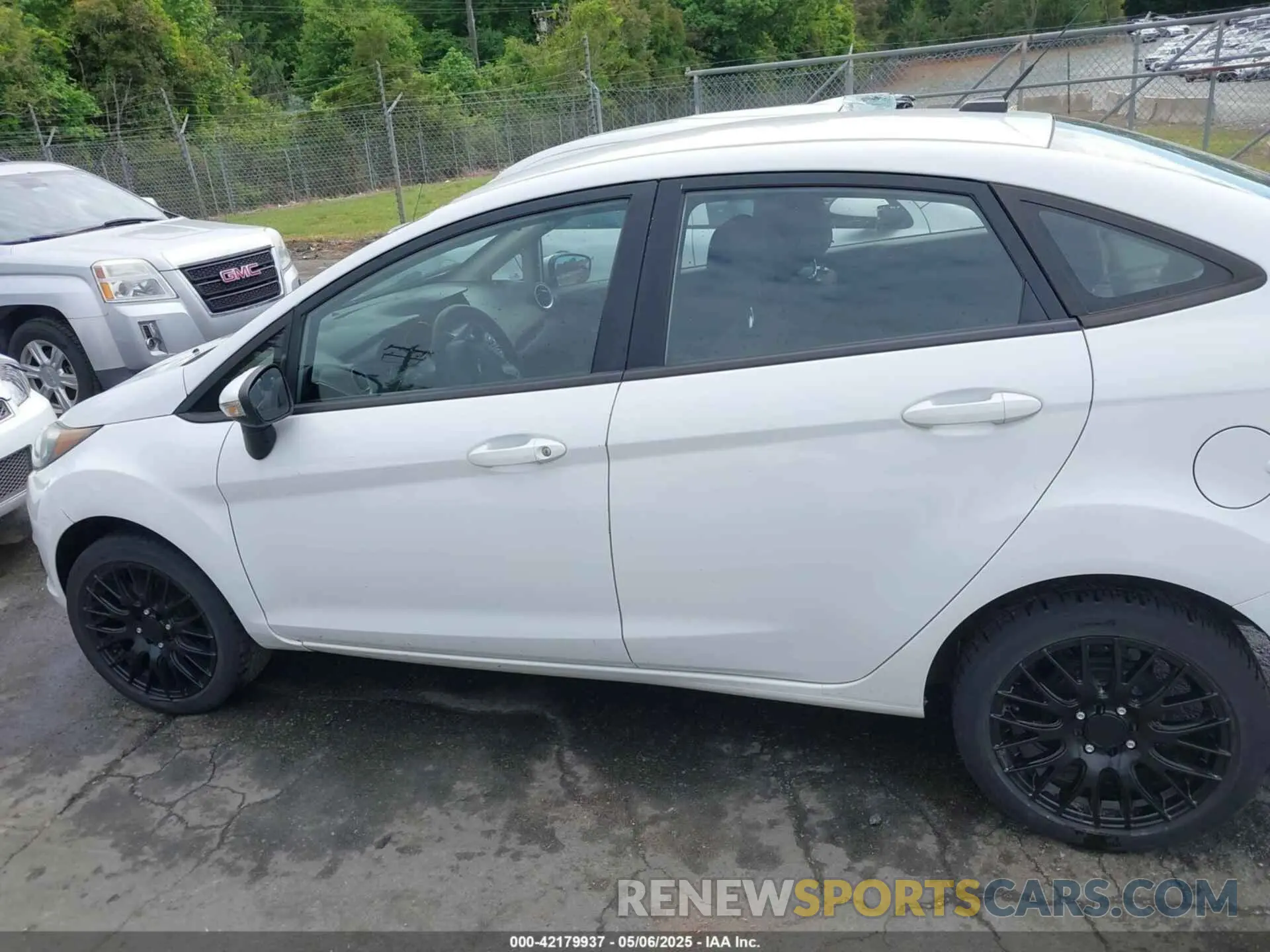 14 Фотография поврежденного автомобиля 3FADP4BJ2KM143337 FORD FIESTA 2019