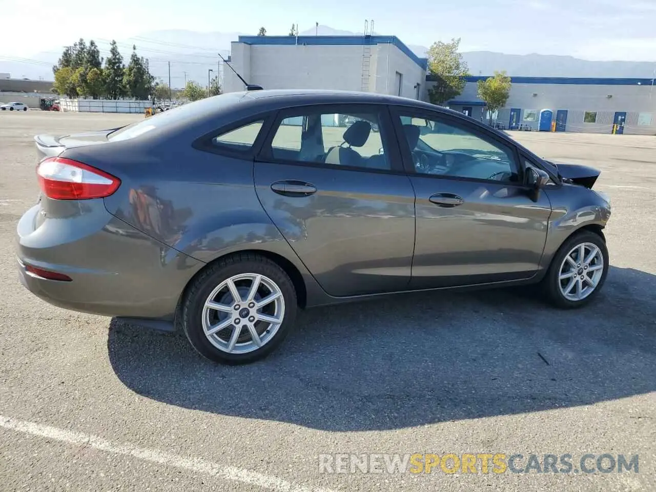 3 Фотография поврежденного автомобиля 3FADP4BJ4KM106189 FORD FIESTA 2019