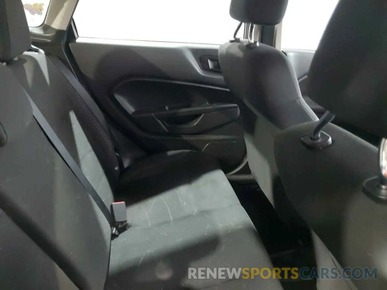 10 Photograph of a damaged car 3FADP4BJ5KM124183 FORD FIESTA 2019