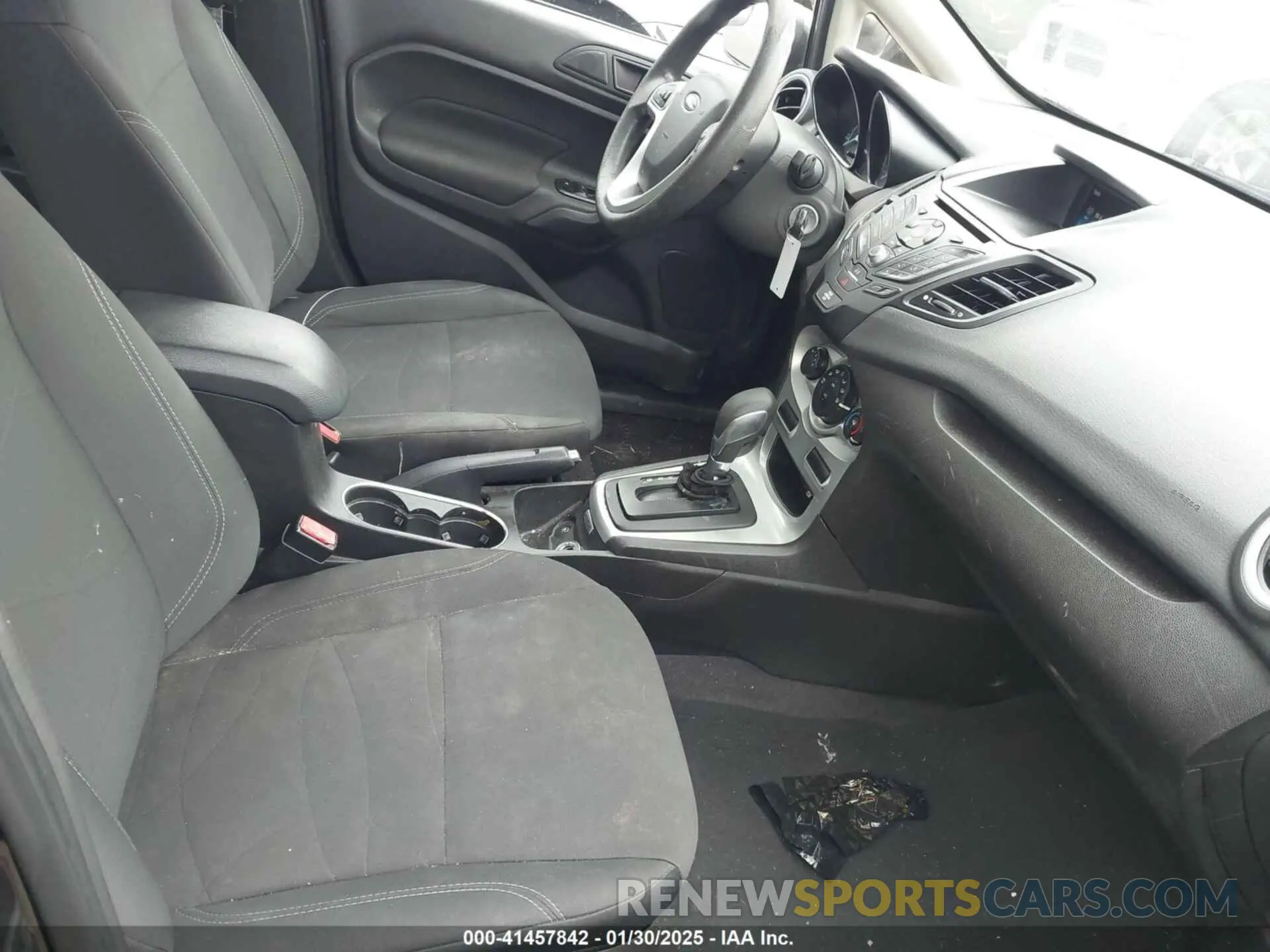 5 Photograph of a damaged car 3FADP4BJ6KM164398 FORD FIESTA 2019
