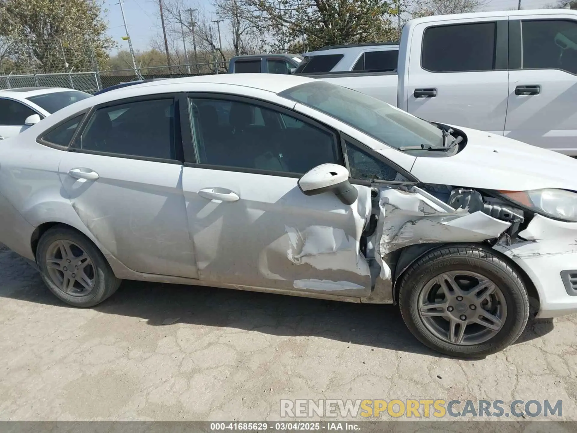 13 Photograph of a damaged car 3FADP4BJ7KM135217 FORD FIESTA 2019