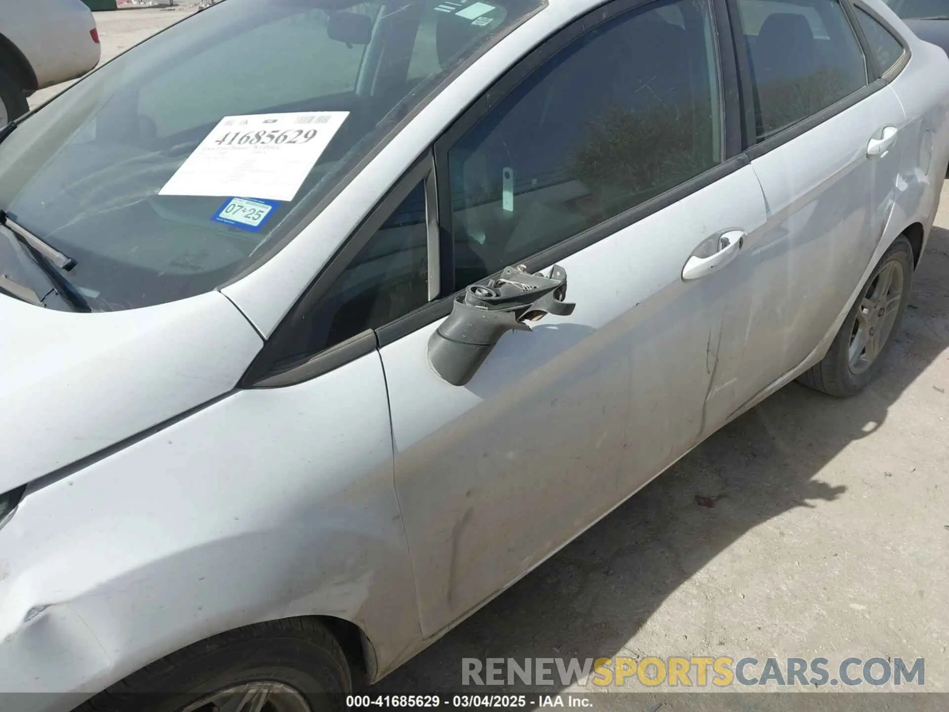 17 Photograph of a damaged car 3FADP4BJ7KM135217 FORD FIESTA 2019