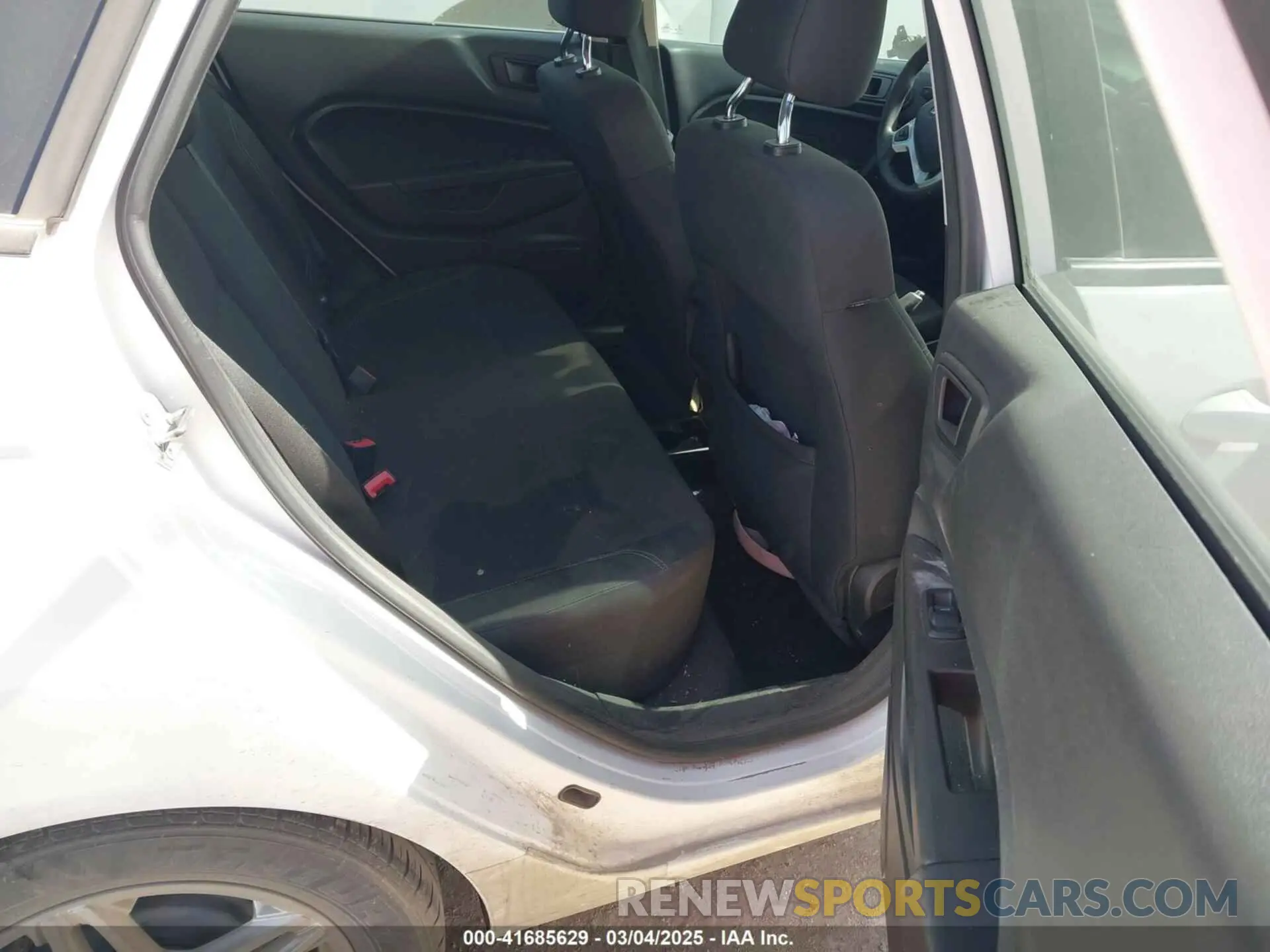 8 Photograph of a damaged car 3FADP4BJ7KM135217 FORD FIESTA 2019