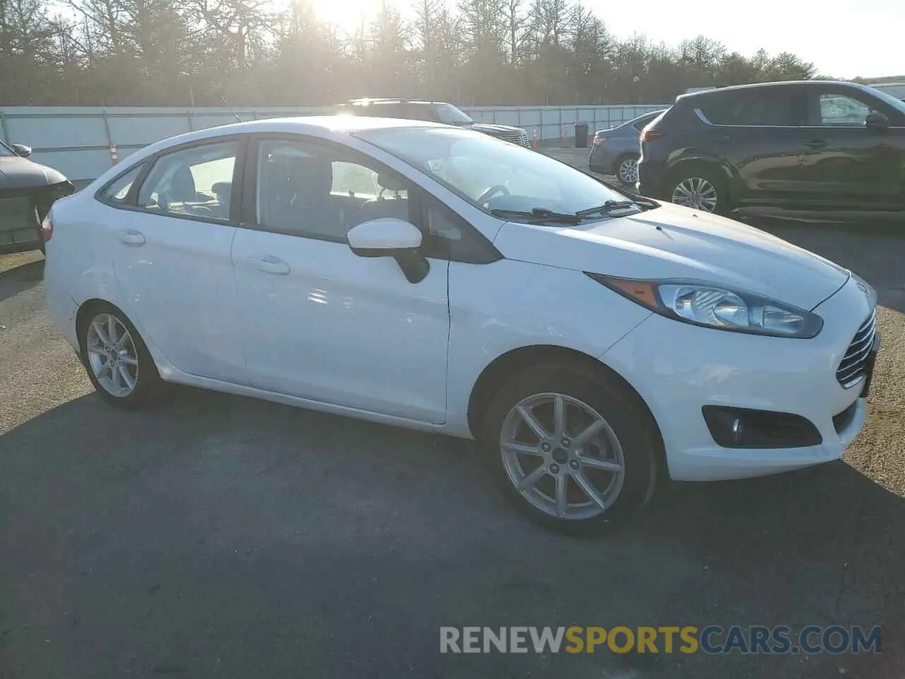4 Photograph of a damaged car 3FADP4BJ7KM138697 FORD FIESTA 2019