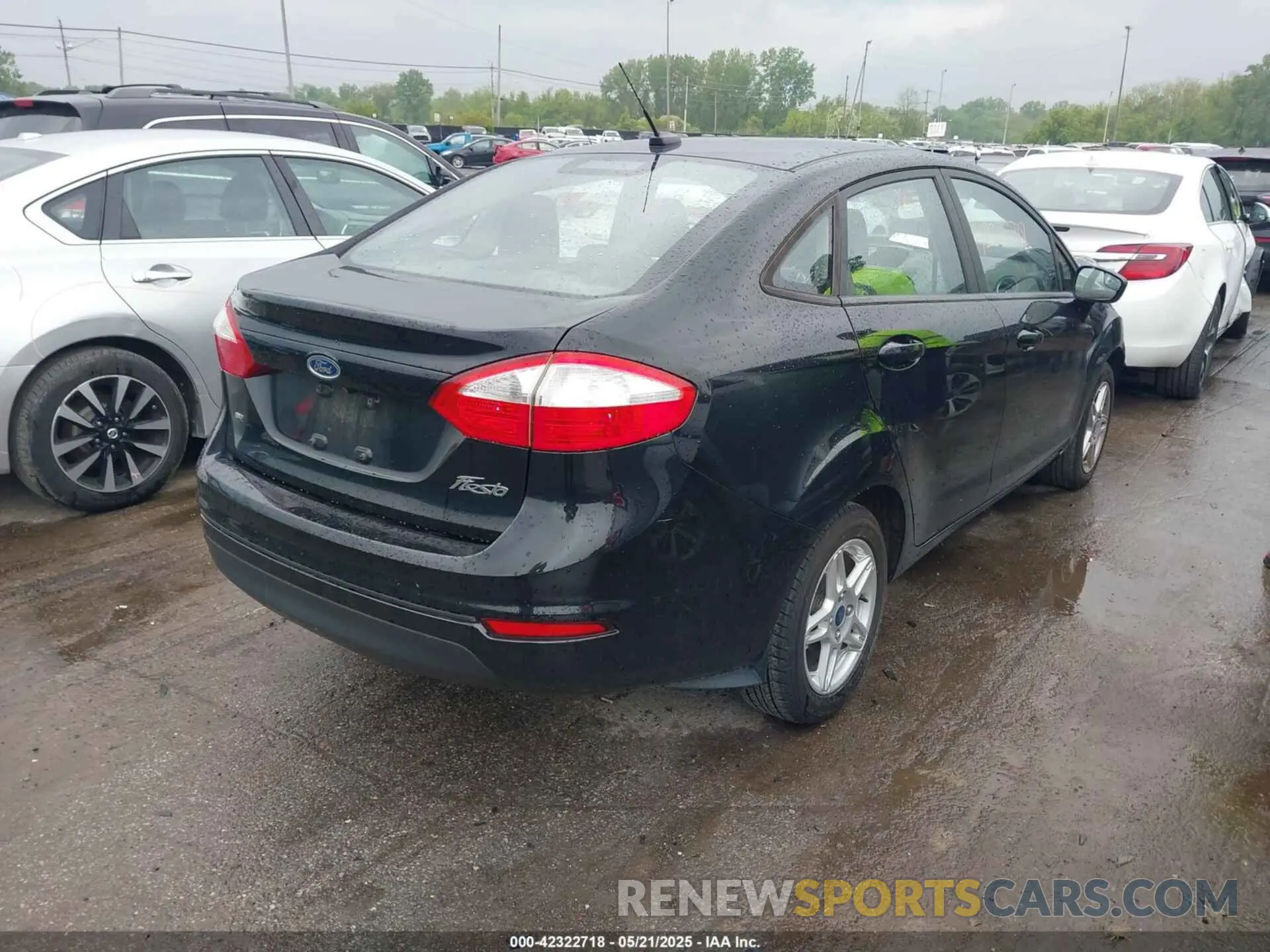 4 Photograph of a damaged car 3FADP4BJ8KM135078 FORD FIESTA 2019