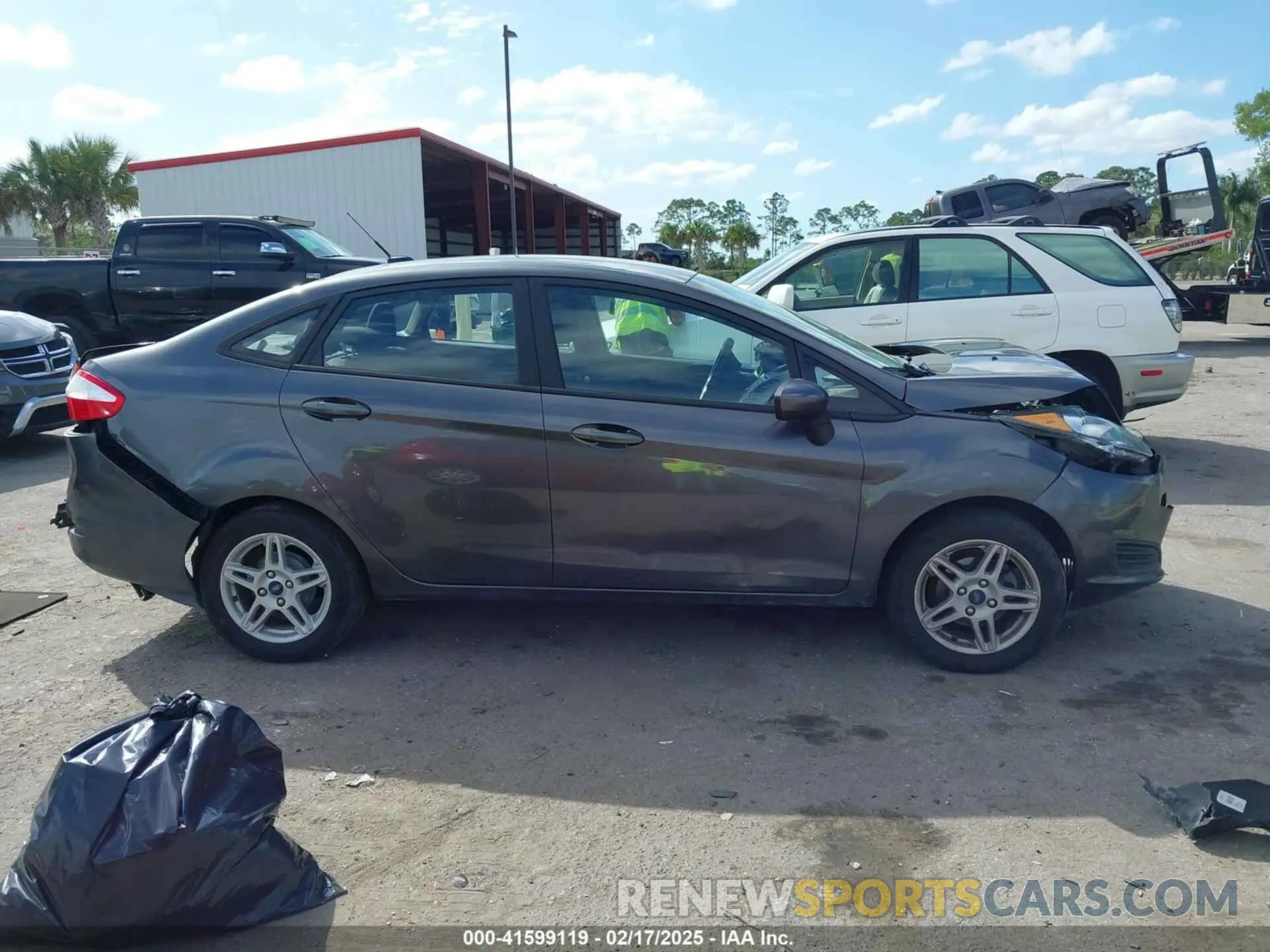 13 Фотография поврежденного автомобиля 3FADP4BJXKM131744 FORD FIESTA 2019