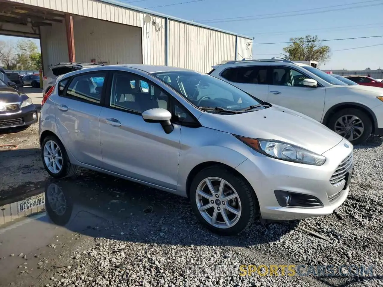 4 Фотография поврежденного автомобиля 3FADP4EJ1KM105898 FORD FIESTA 2019