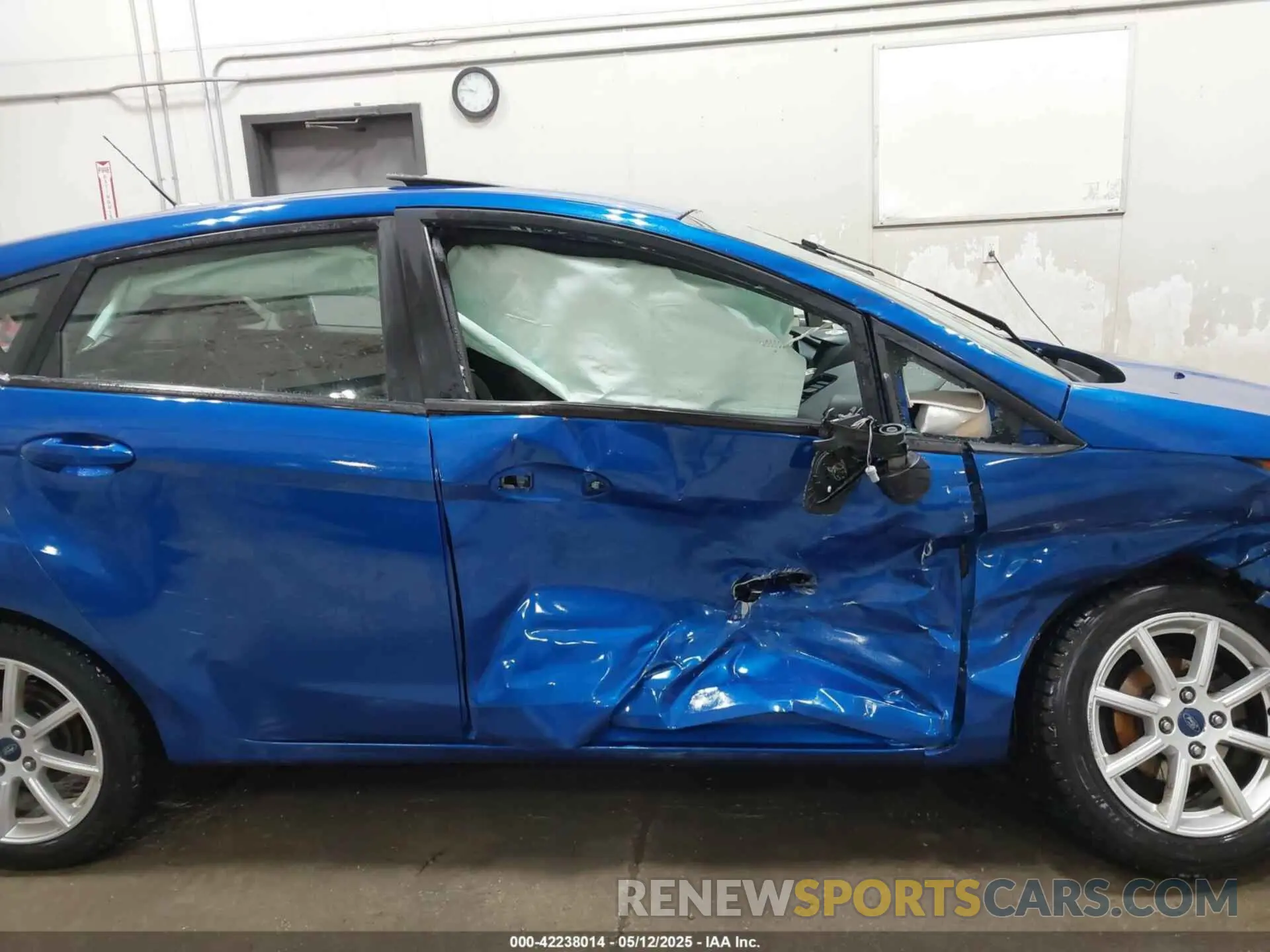 12 Photograph of a damaged car 3FADP4EJ2KM122032 FORD FIESTA 2019