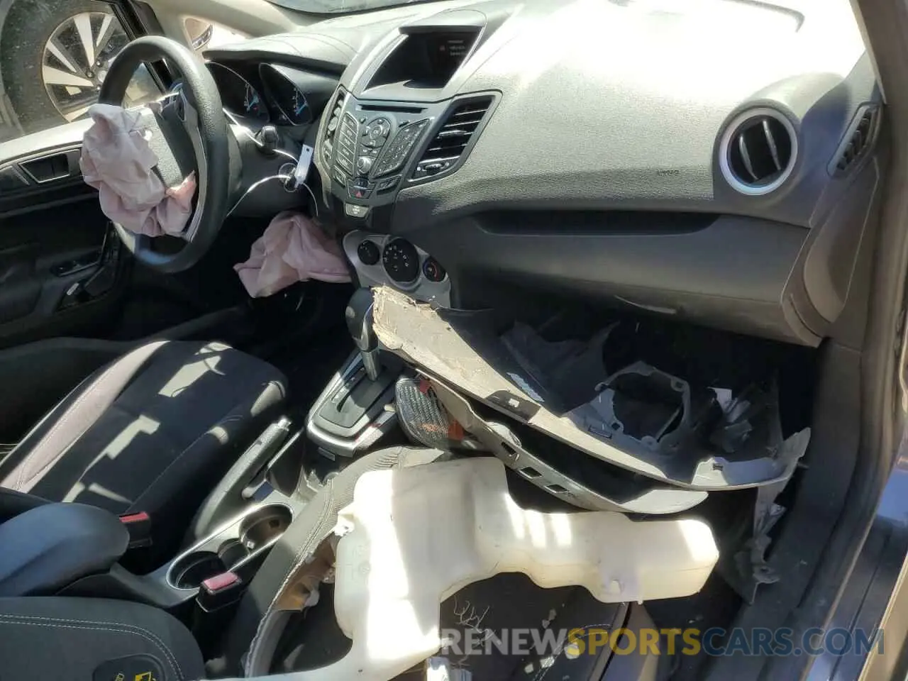 8 Photograph of a damaged car 3FADP4EJ4KM130875 FORD FIESTA 2019
