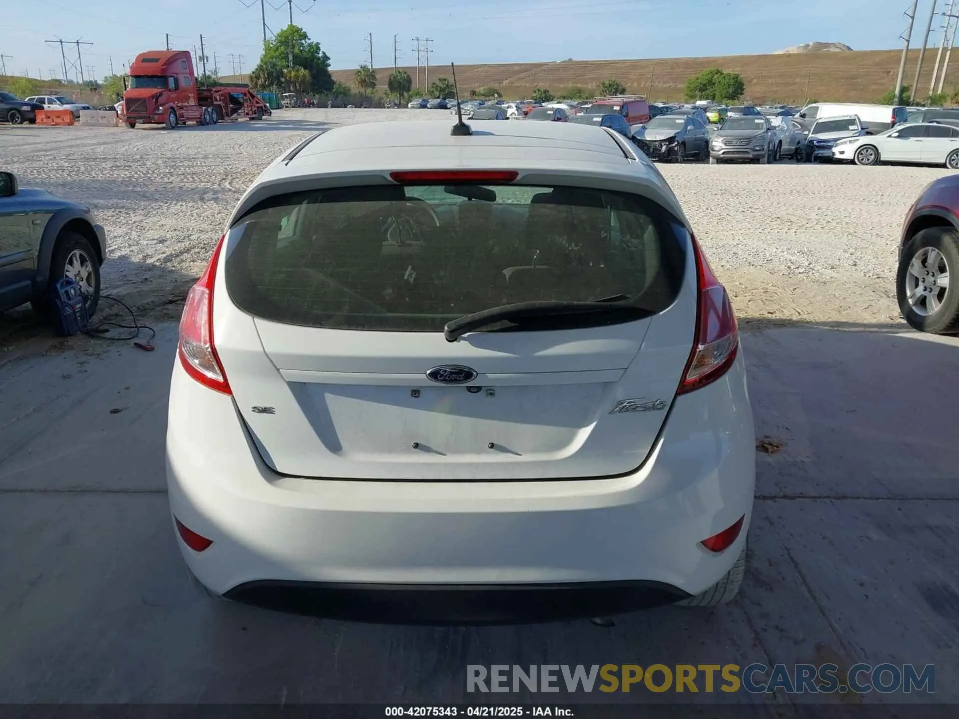 17 Photograph of a damaged car 3FADP4EJ4KM136871 FORD FIESTA 2019