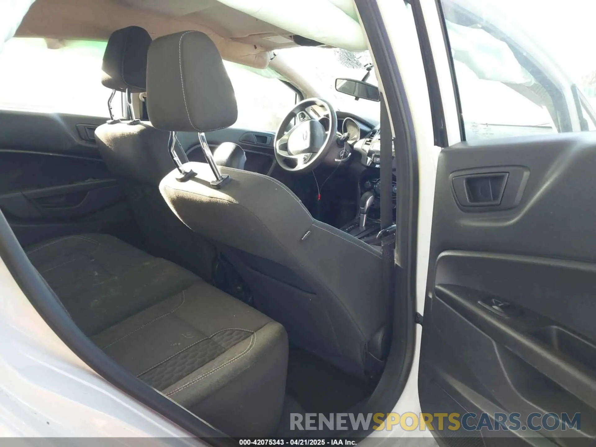 8 Photograph of a damaged car 3FADP4EJ4KM136871 FORD FIESTA 2019