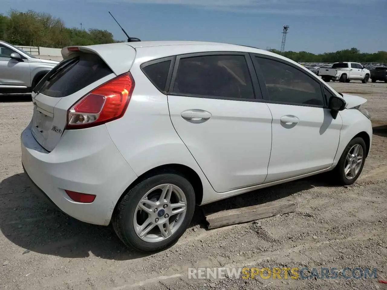 3 Photograph of a damaged car 3FADP4EJ4KM156988 FORD FIESTA 2019