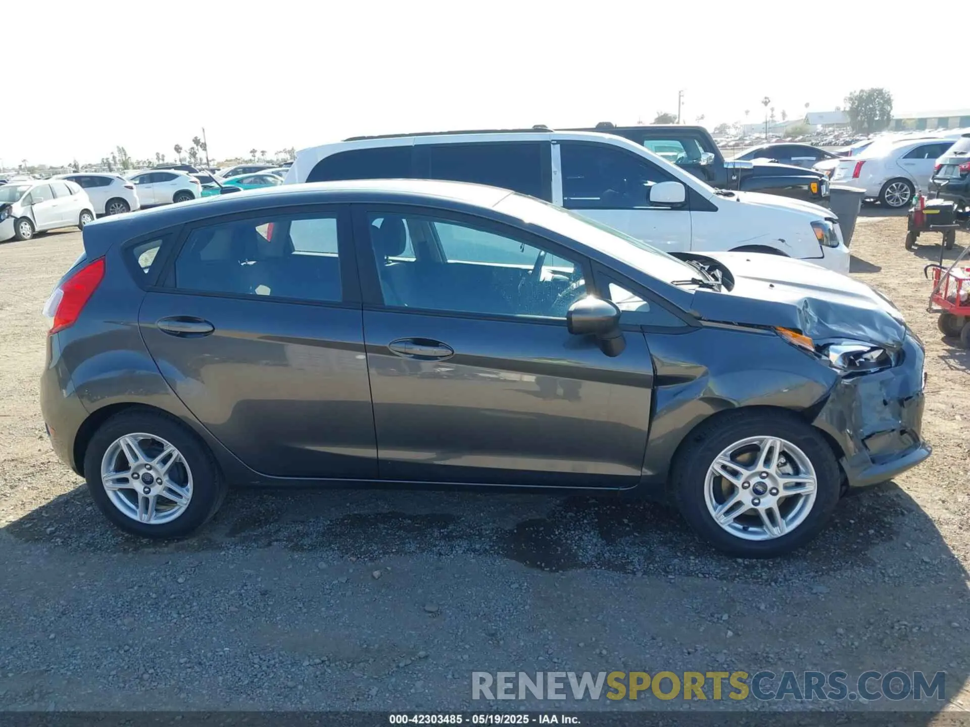 13 Фотография поврежденного автомобиля 3FADP4EJ5KM118881 FORD FIESTA 2019