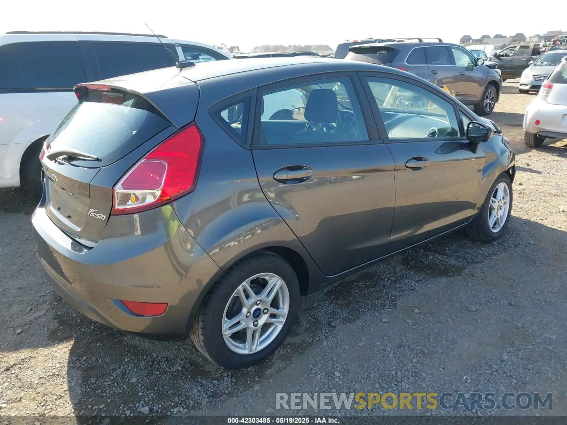 4 Фотография поврежденного автомобиля 3FADP4EJ5KM118881 FORD FIESTA 2019