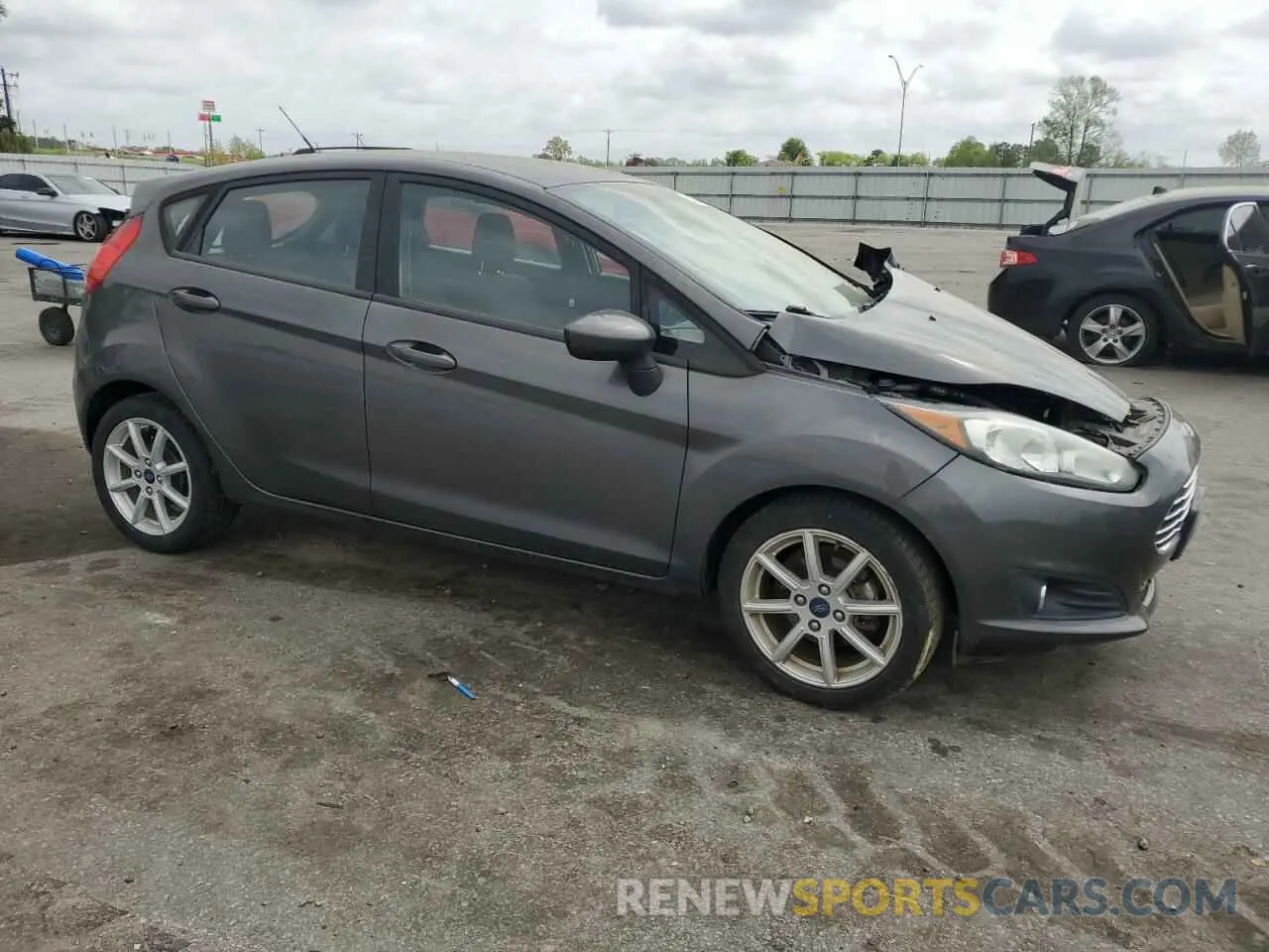 4 Photograph of a damaged car 3FADP4EJ8KM124318 FORD FIESTA 2019
