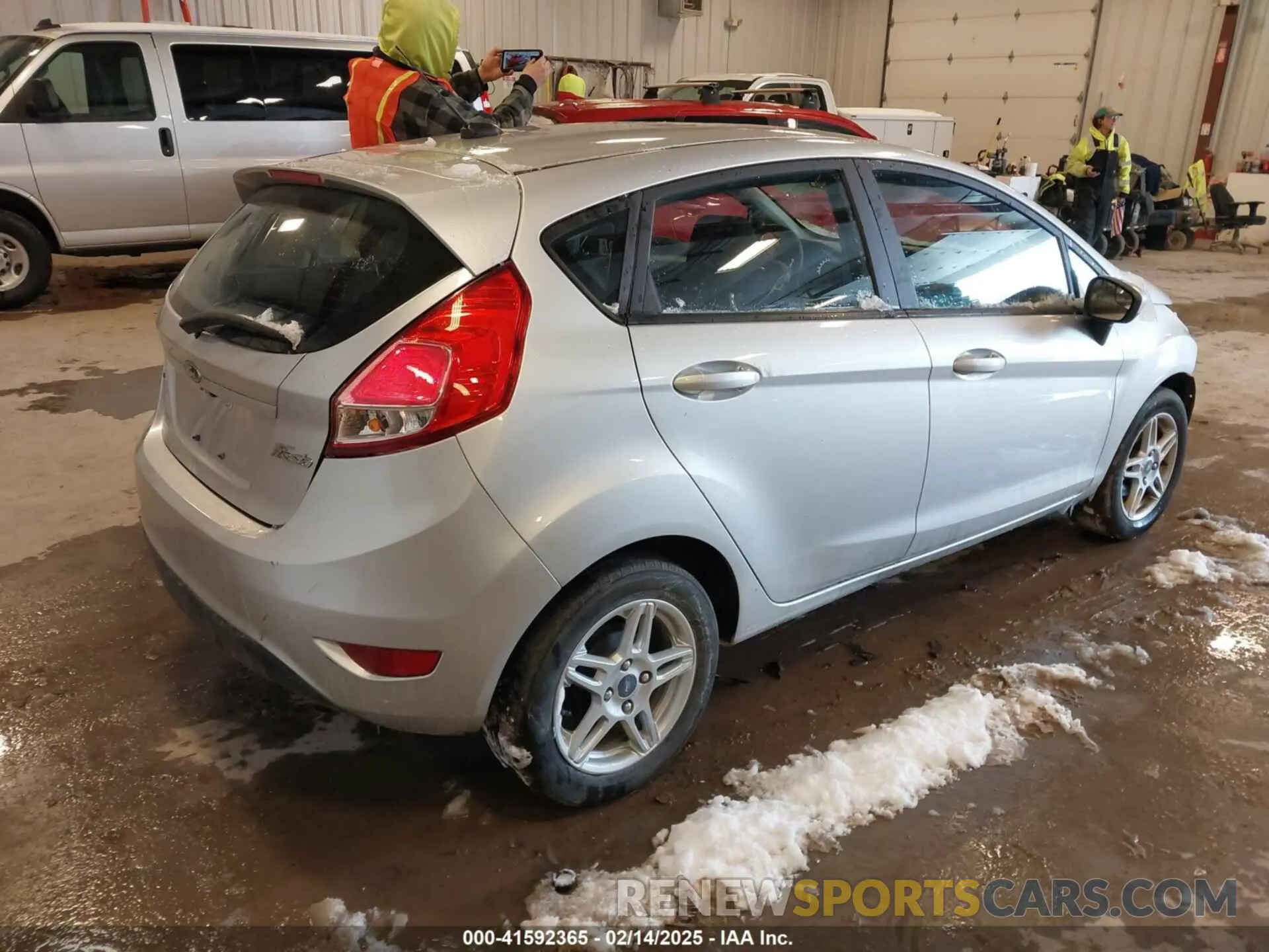 4 Photograph of a damaged car 3FADP4EJ8KM142043 FORD FIESTA 2019