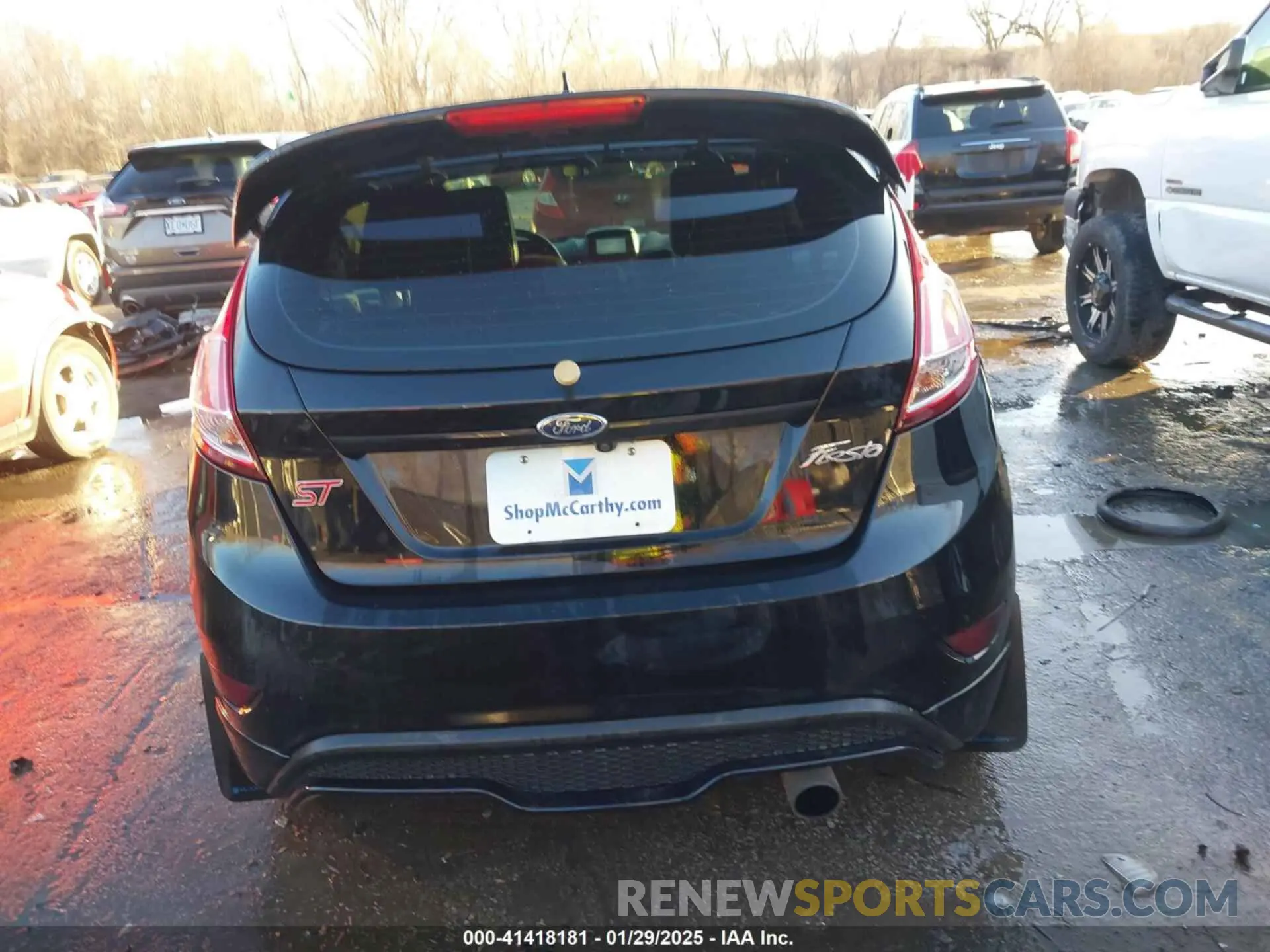 17 Photograph of a damaged car 3FADP4GX8KM164111 FORD FIESTA 2019