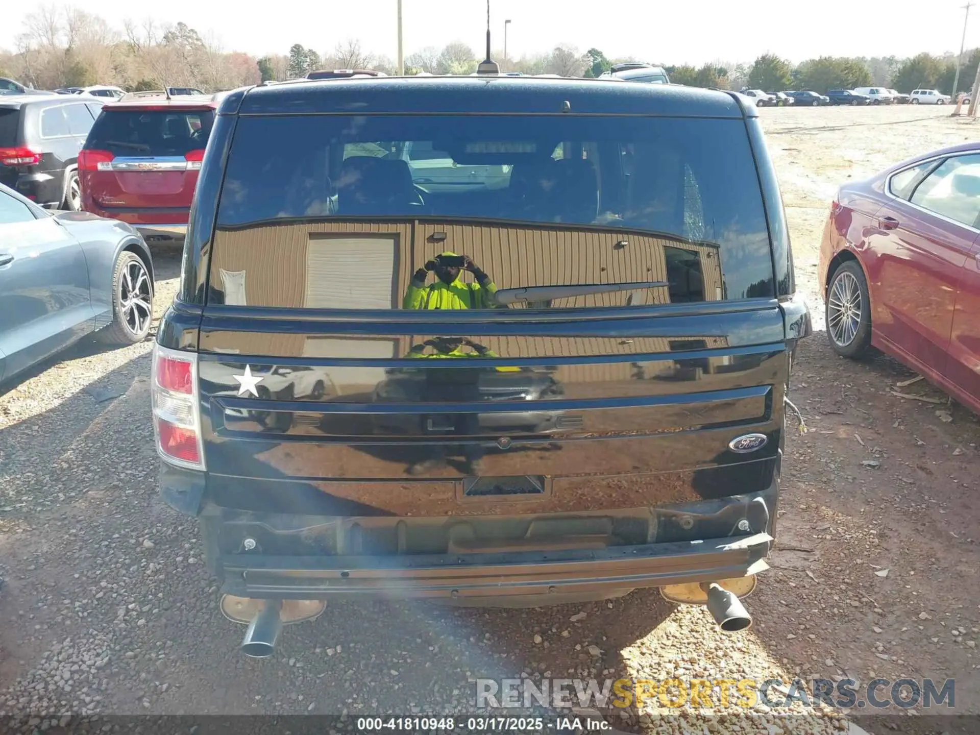 17 Photograph of a damaged car 2FMGK5B80KBA27804 FORD FLEX 2019