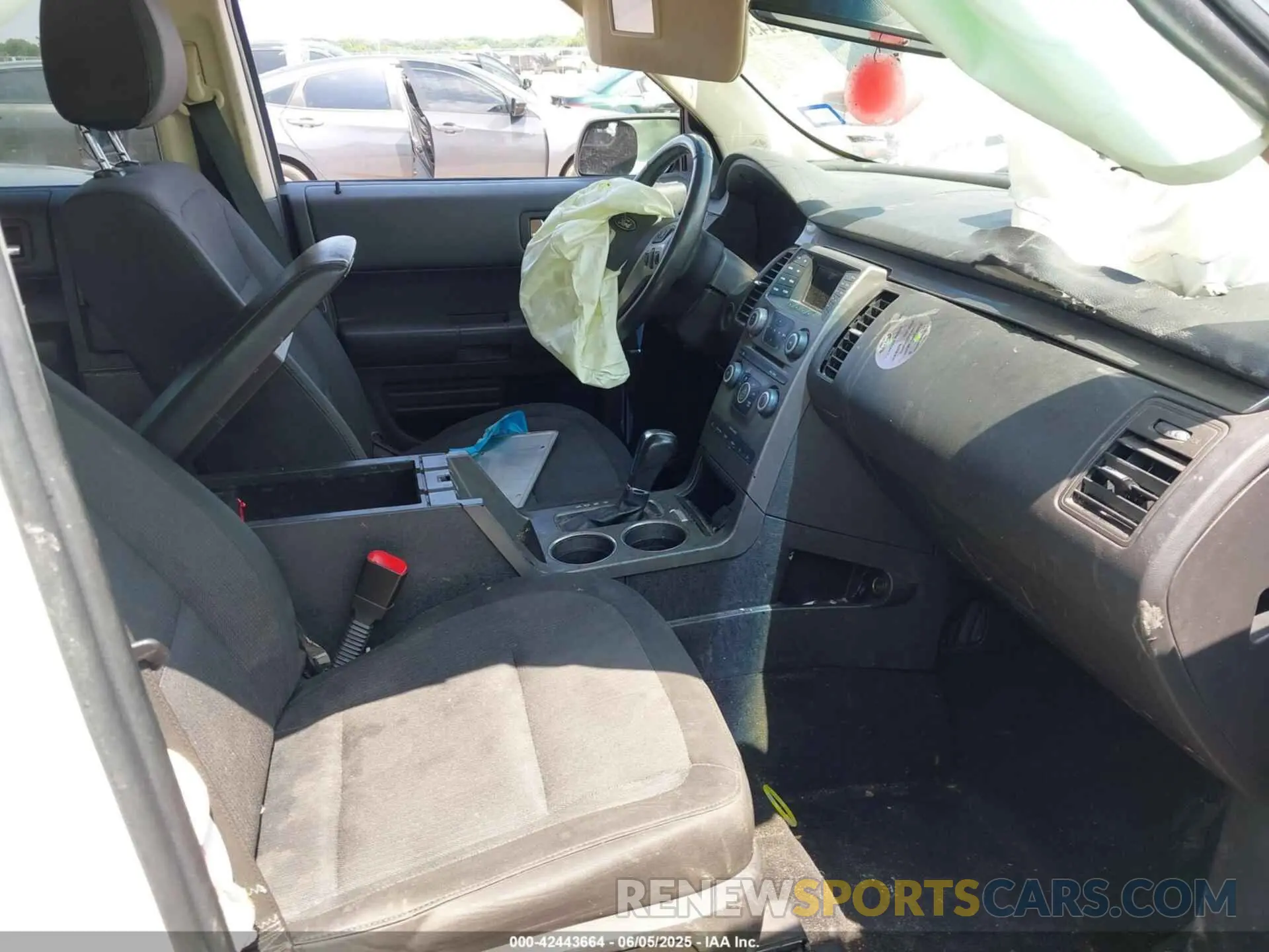 5 Photograph of a damaged car 2FMGK5B82KBA23947 FORD FLEX 2019
