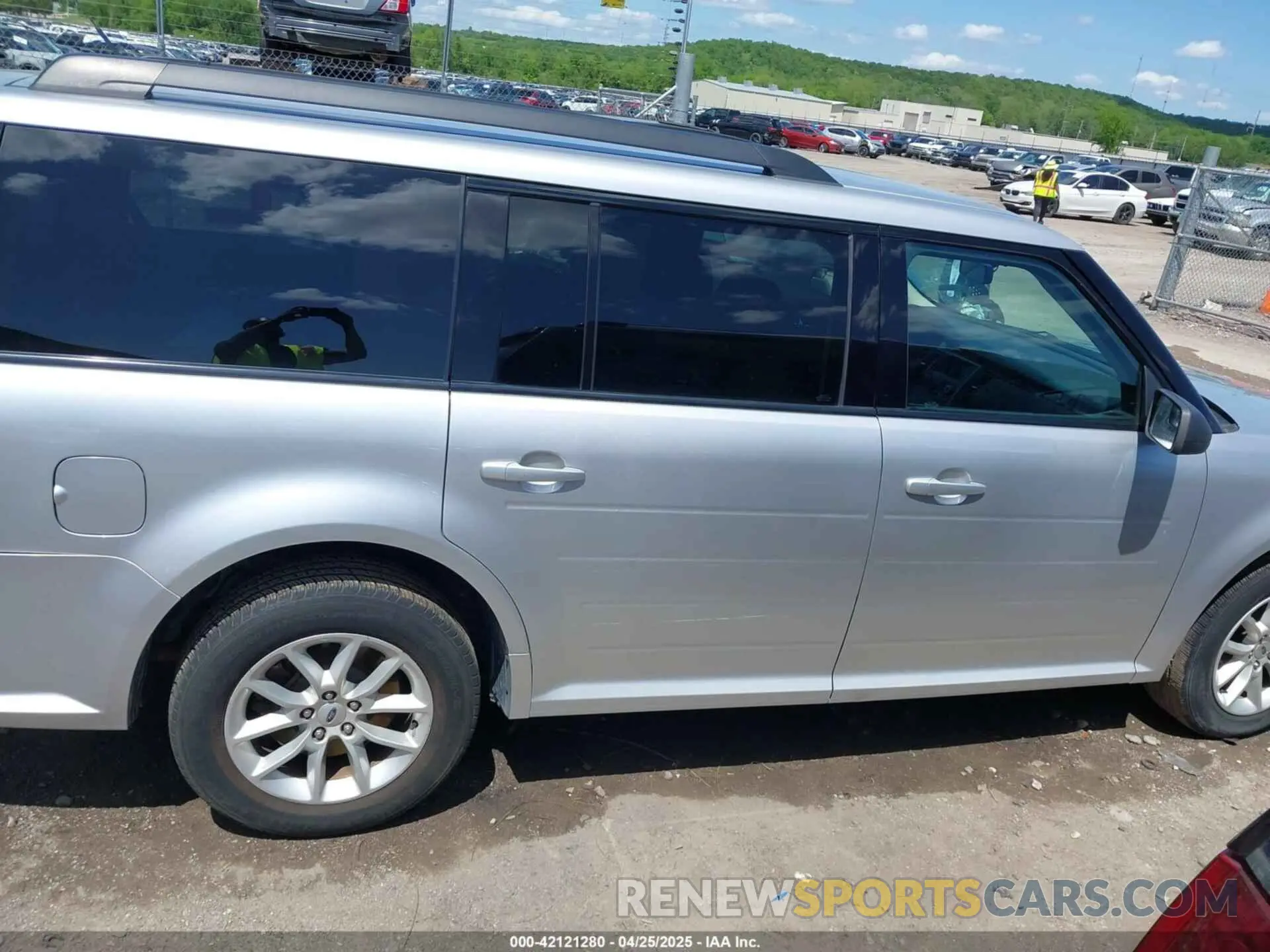 14 Photograph of a damaged car 2FMGK5B85KBA18225 FORD FLEX 2019