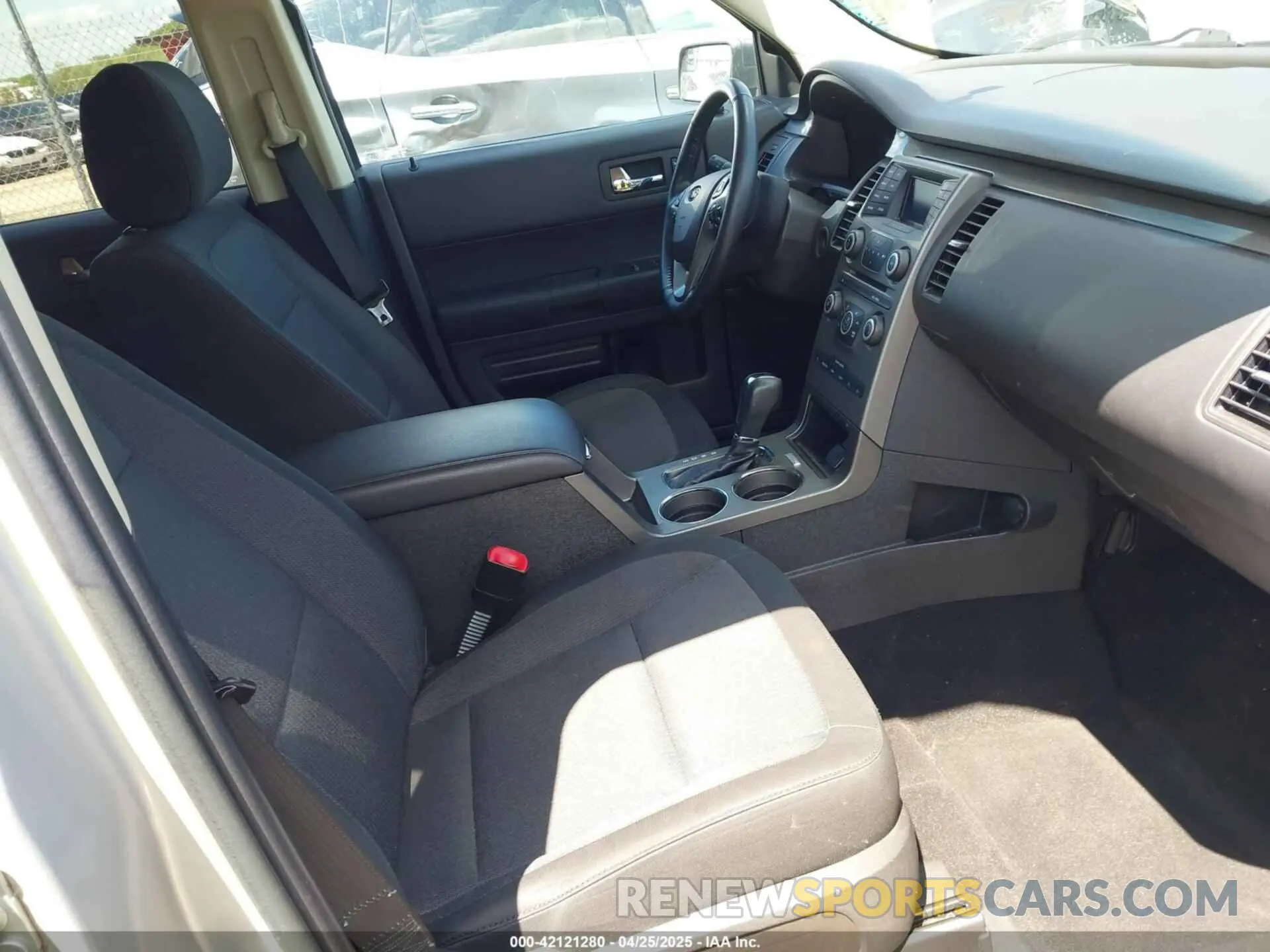 5 Photograph of a damaged car 2FMGK5B85KBA18225 FORD FLEX 2019