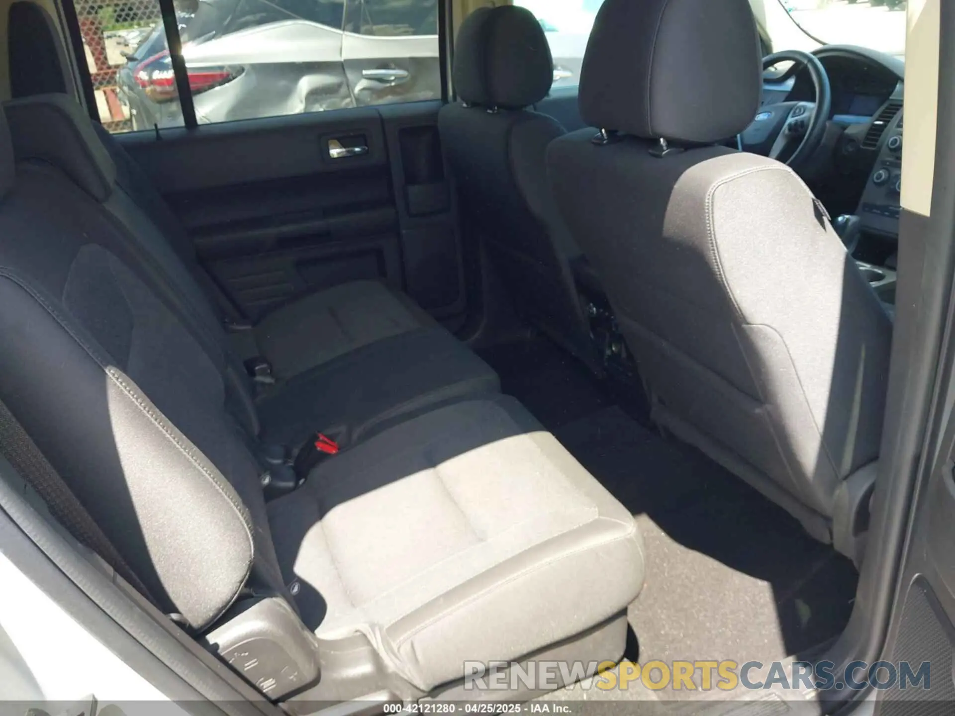 8 Photograph of a damaged car 2FMGK5B85KBA18225 FORD FLEX 2019