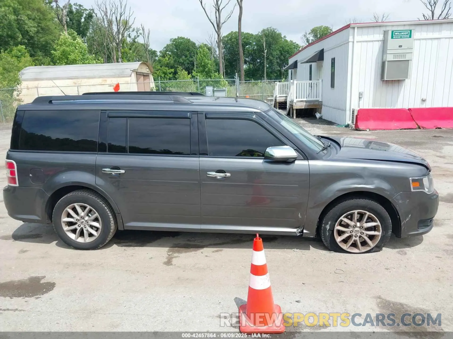 13 Photograph of a damaged car 2FMGK5B87KBA09221 FORD FLEX 2019