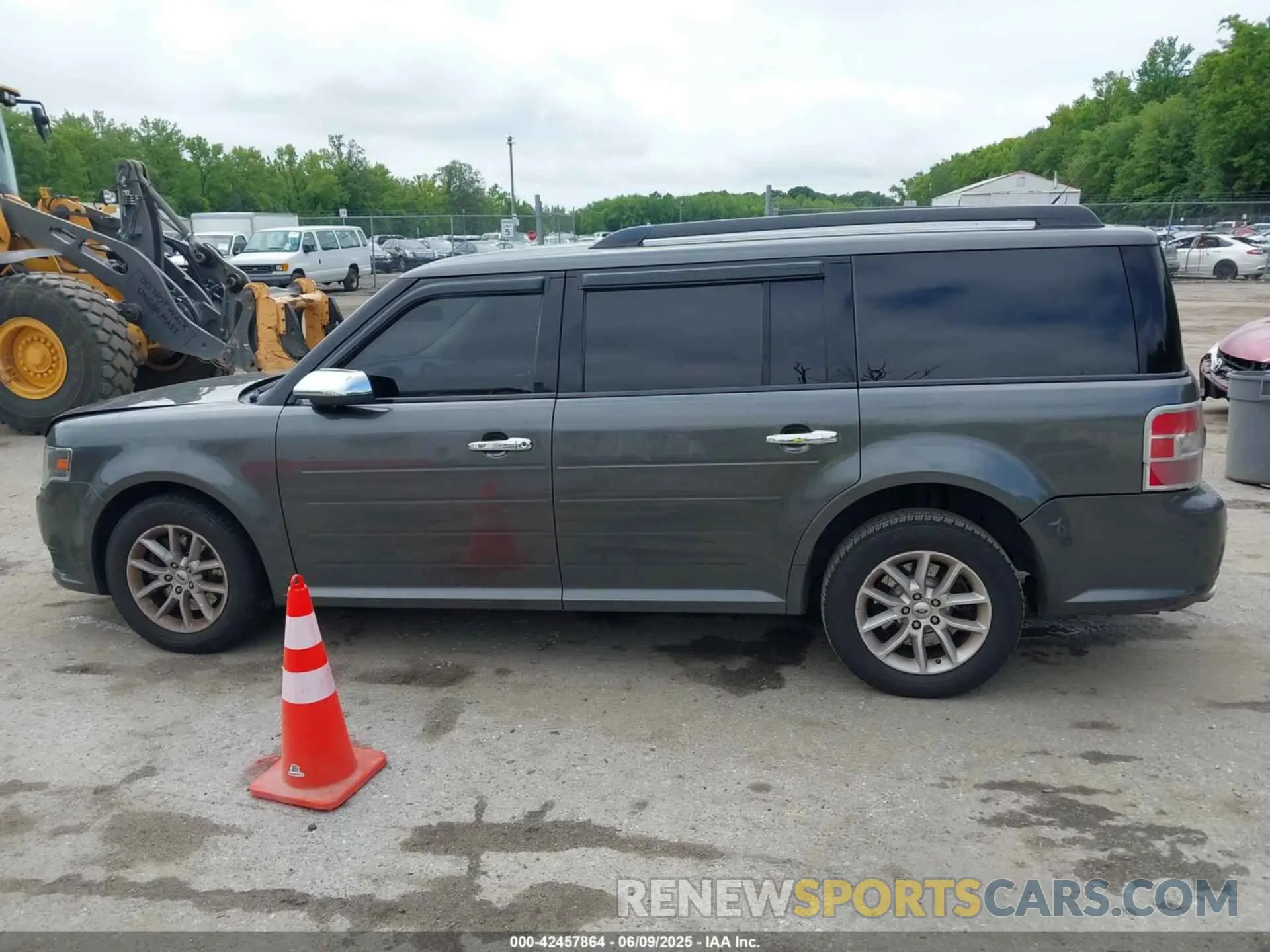 14 Photograph of a damaged car 2FMGK5B87KBA09221 FORD FLEX 2019