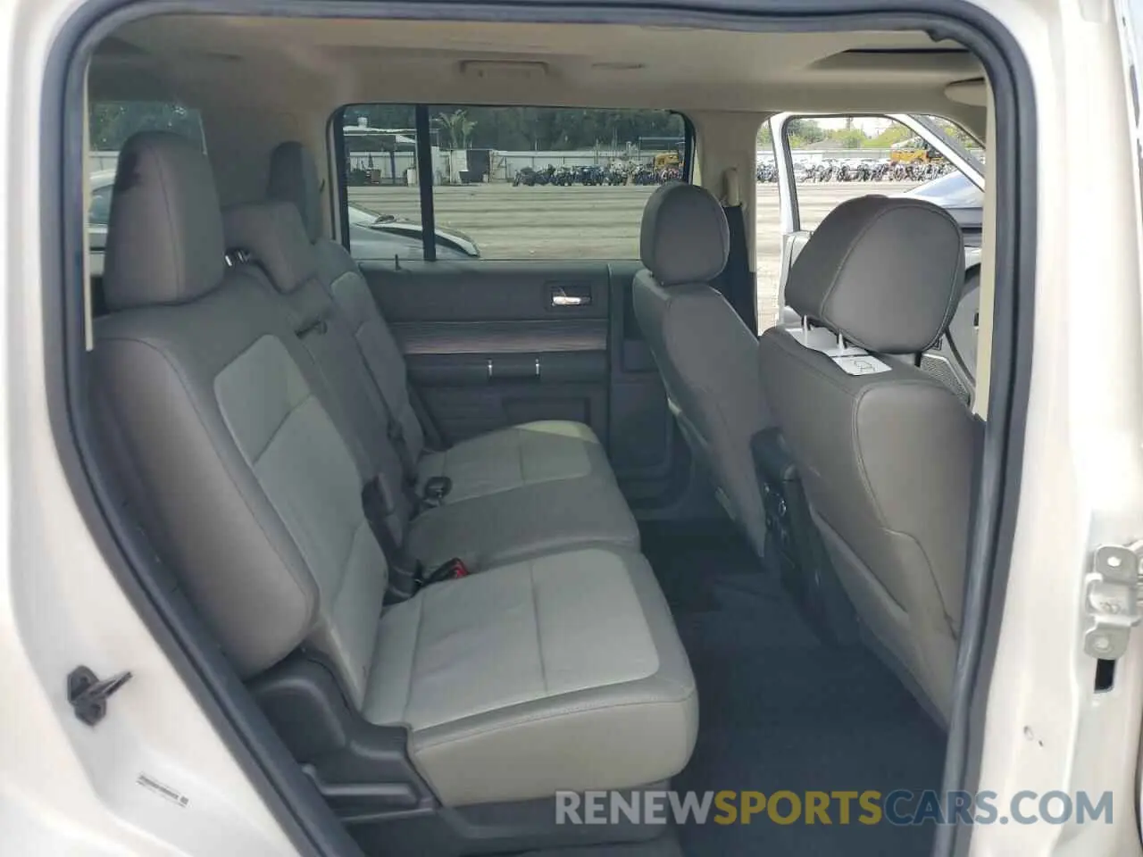 11 Photograph of a damaged car 2FMGK5C81KBA39376 FORD FLEX 2019