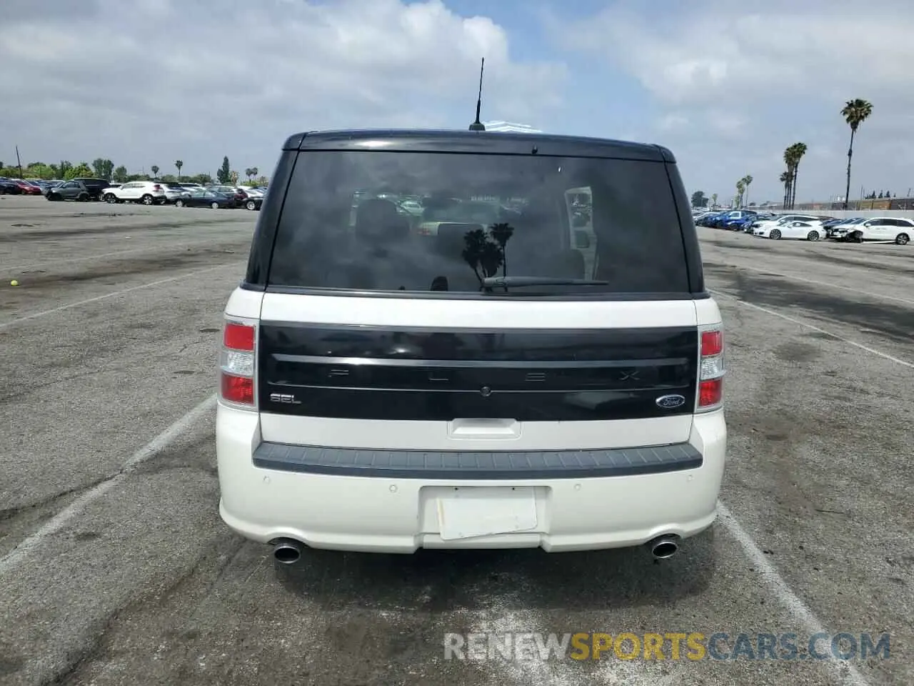6 Photograph of a damaged car 2FMGK5C81KBA39376 FORD FLEX 2019
