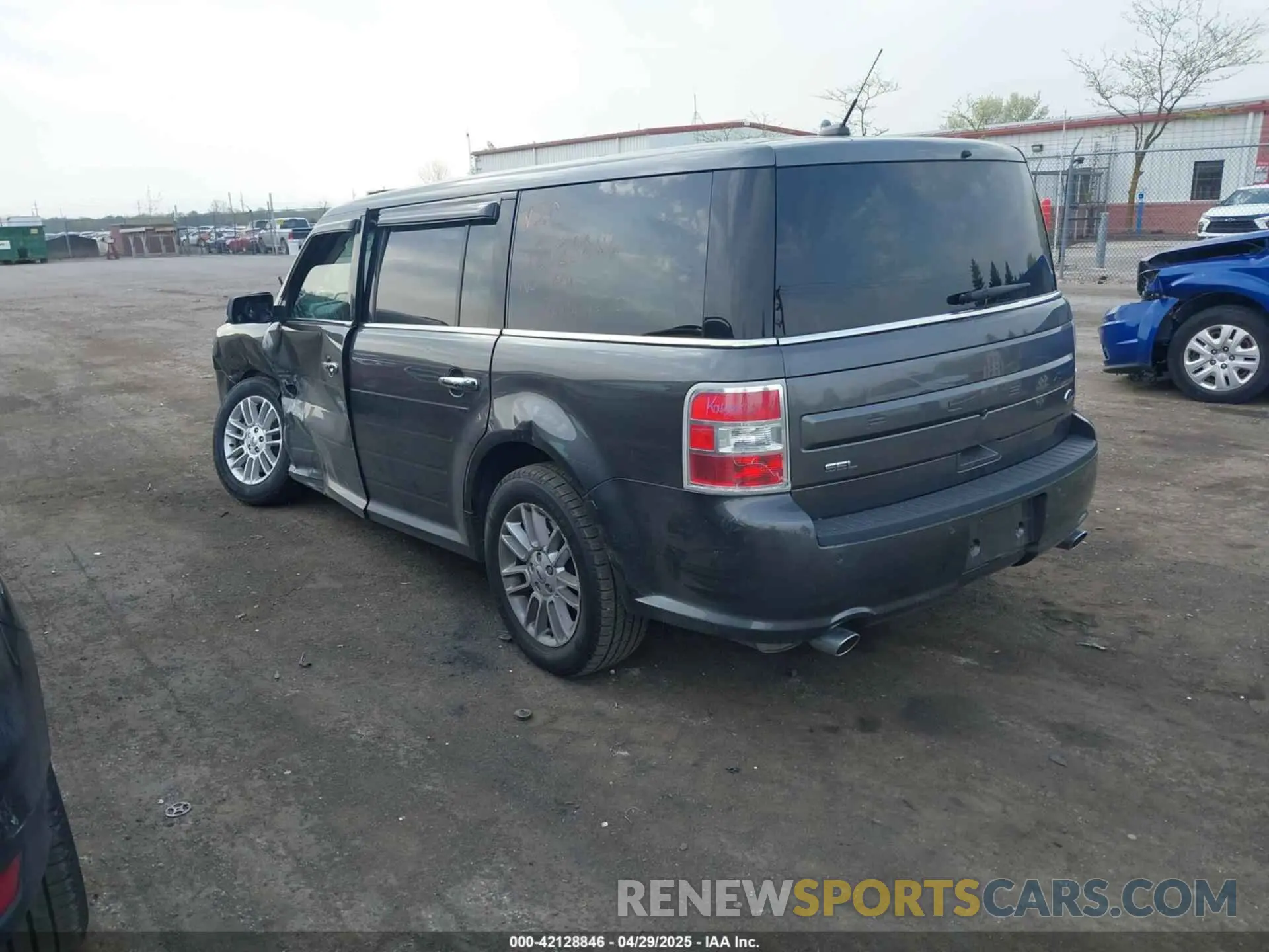 3 Фотография поврежденного автомобиля 2FMGK5C84KBA00572 FORD FLEX 2019