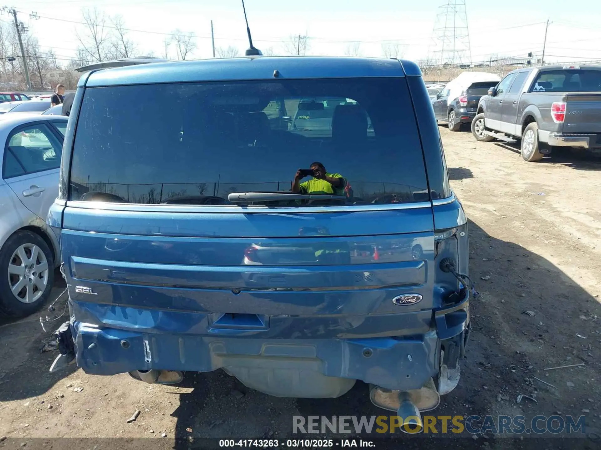 17 Photograph of a damaged car 2FMGK5C89KBA10918 FORD FLEX 2019