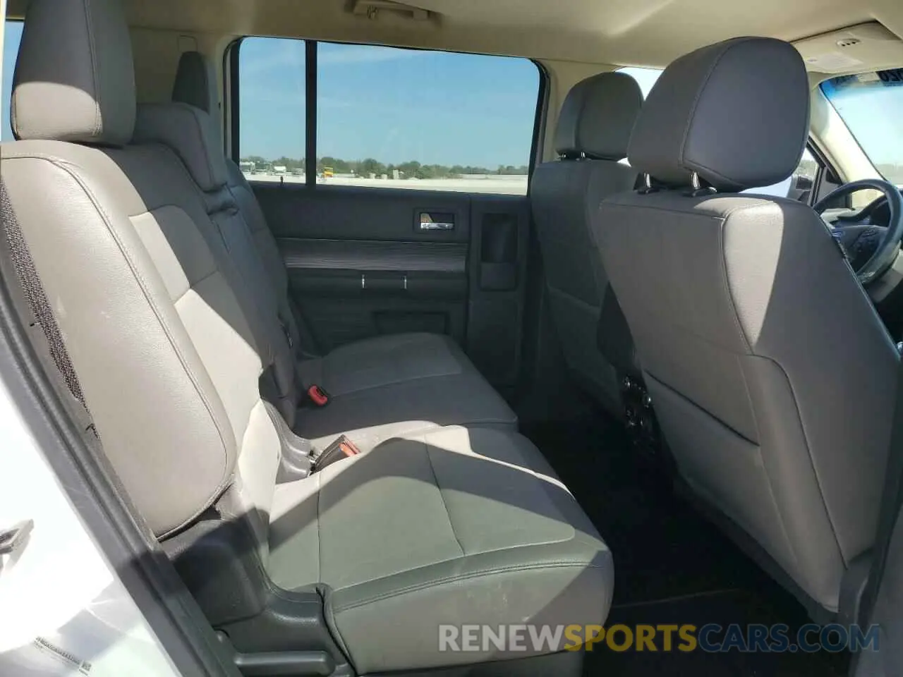 11 Photograph of a damaged car 2FMGK5D85KBA37385 FORD FLEX 2019