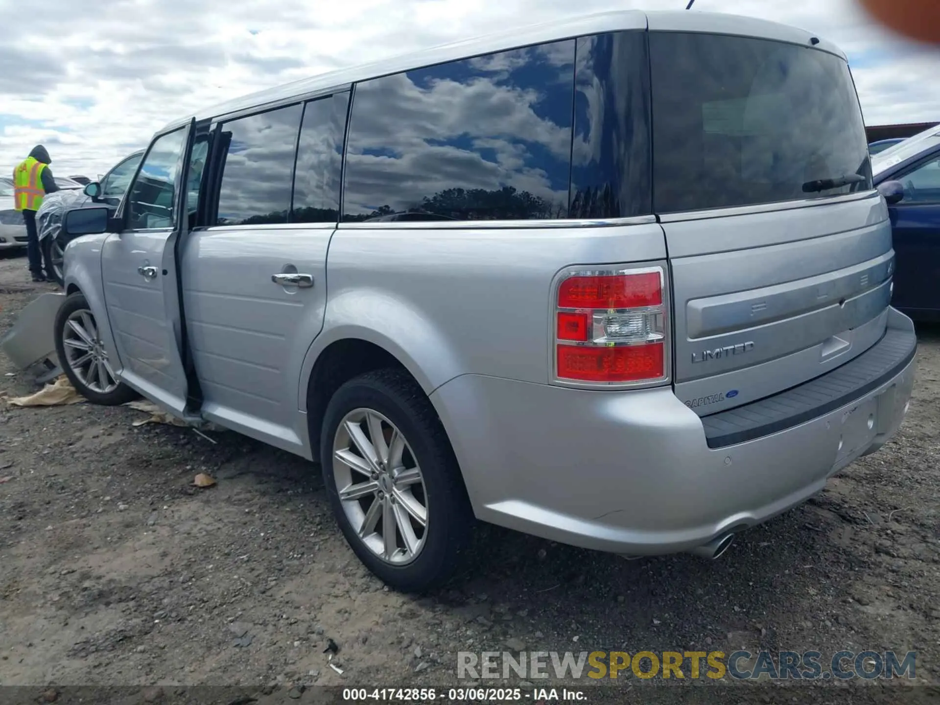 3 Фотография поврежденного автомобиля 2FMGK5D87KBA19647 FORD FLEX 2019