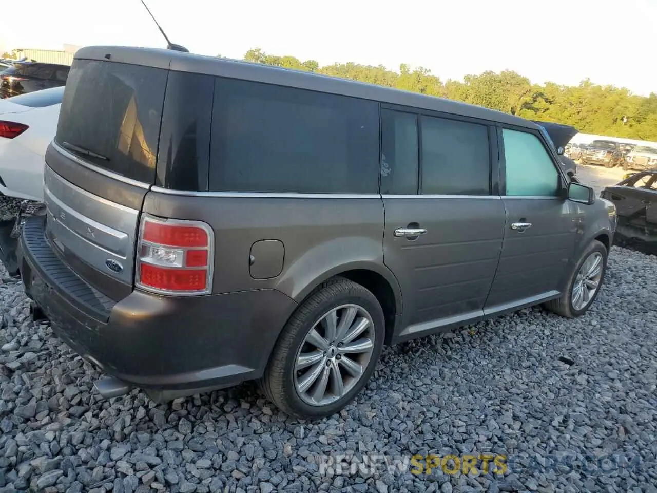 3 Фотография поврежденного автомобиля 2FMGK5D88KBA03442 FORD FLEX 2019
