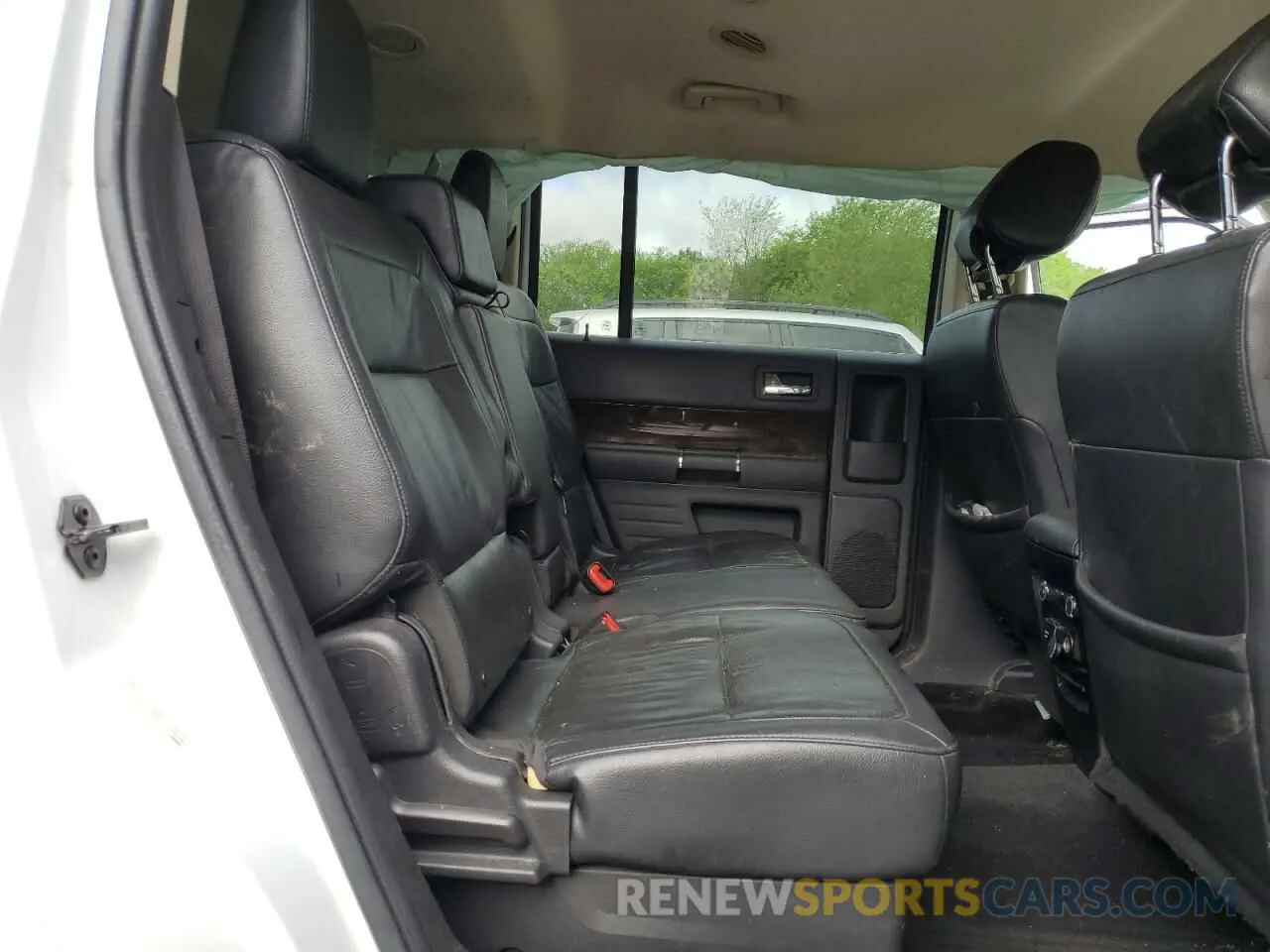 10 Photograph of a damaged car 2FMGK5D8XKBA06505 FORD FLEX 2019