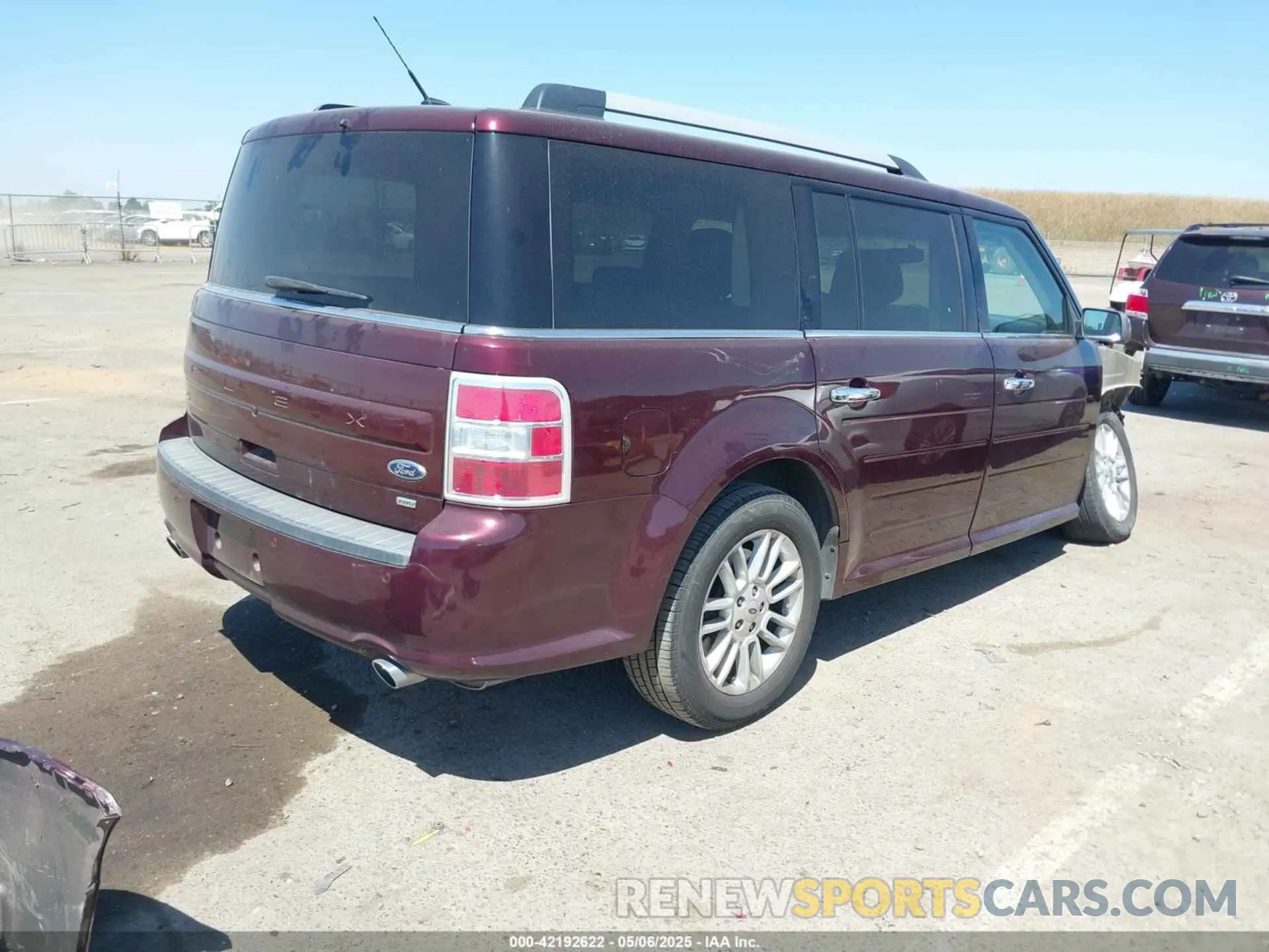 4 Photograph of a damaged car 2FMHK6C83KBA23383 FORD FLEX 2019