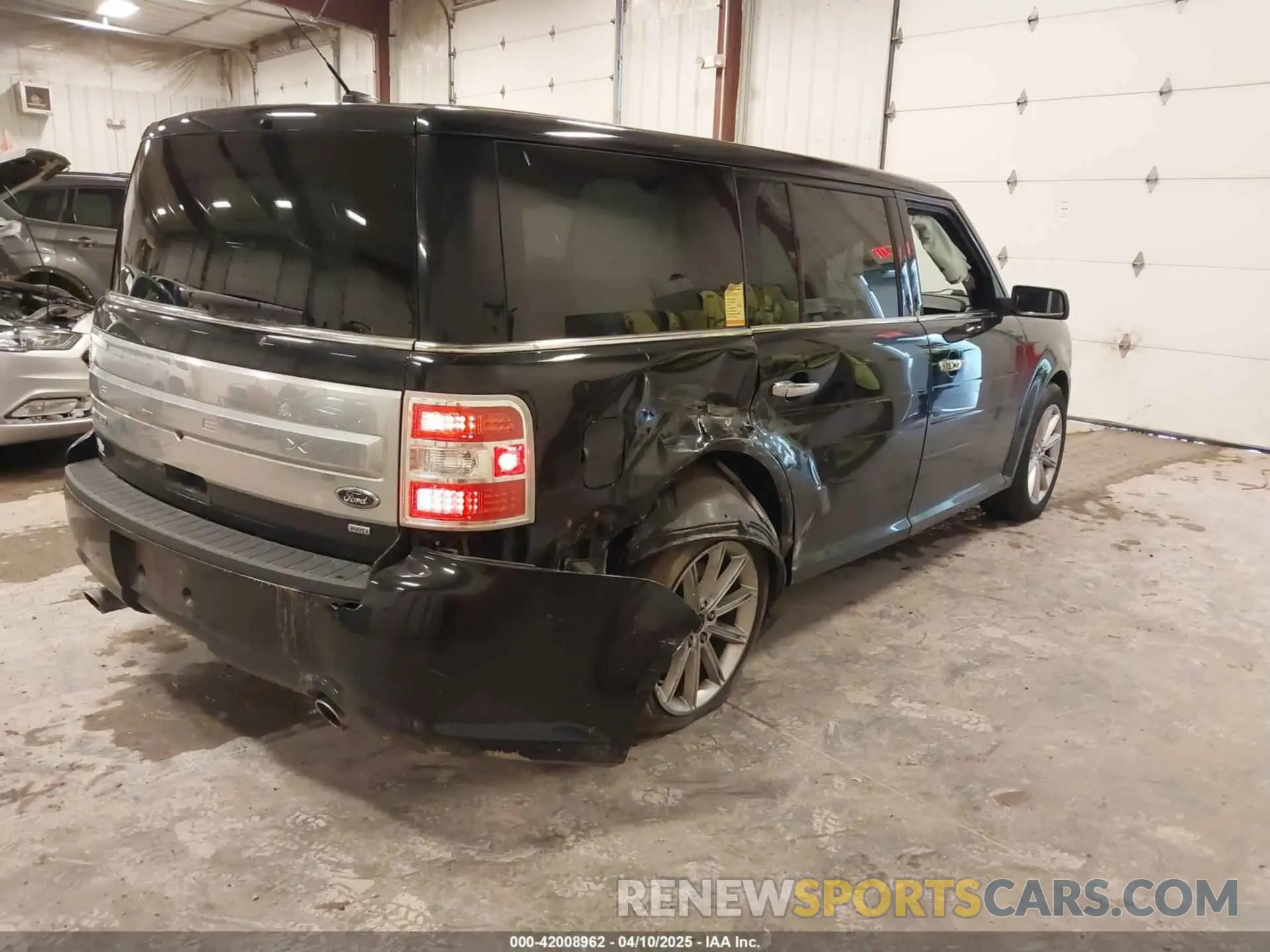 4 Фотография поврежденного автомобиля 2FMHK6D80KBA06135 FORD FLEX 2019