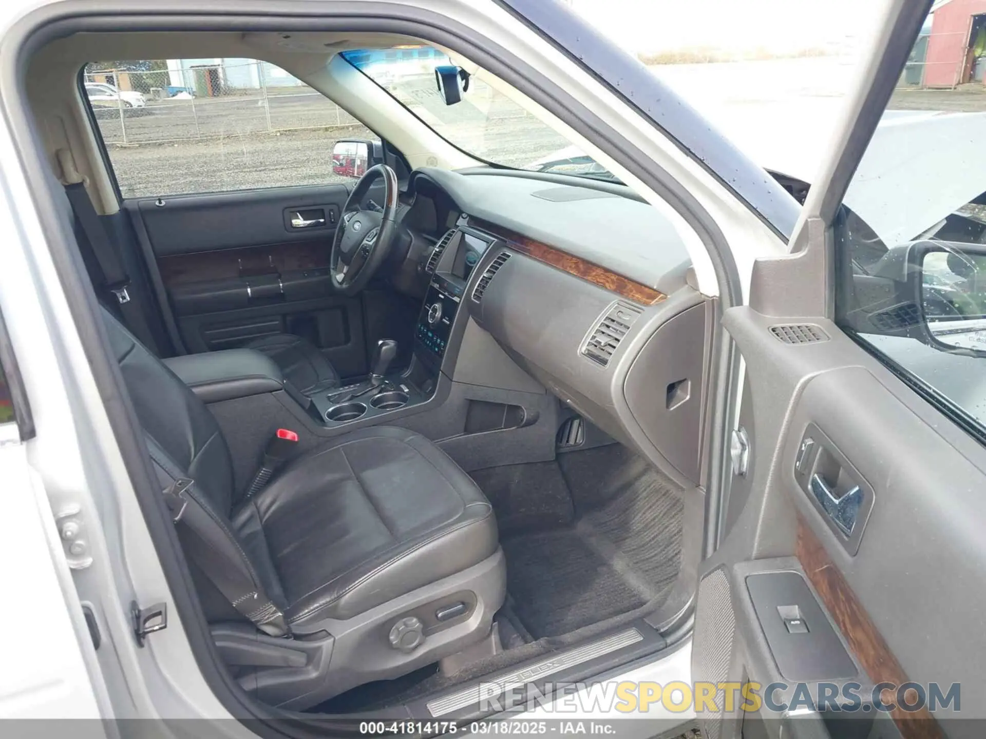 5 Photograph of a damaged car 2FMHK6D84KBA22466 FORD FLEX 2019