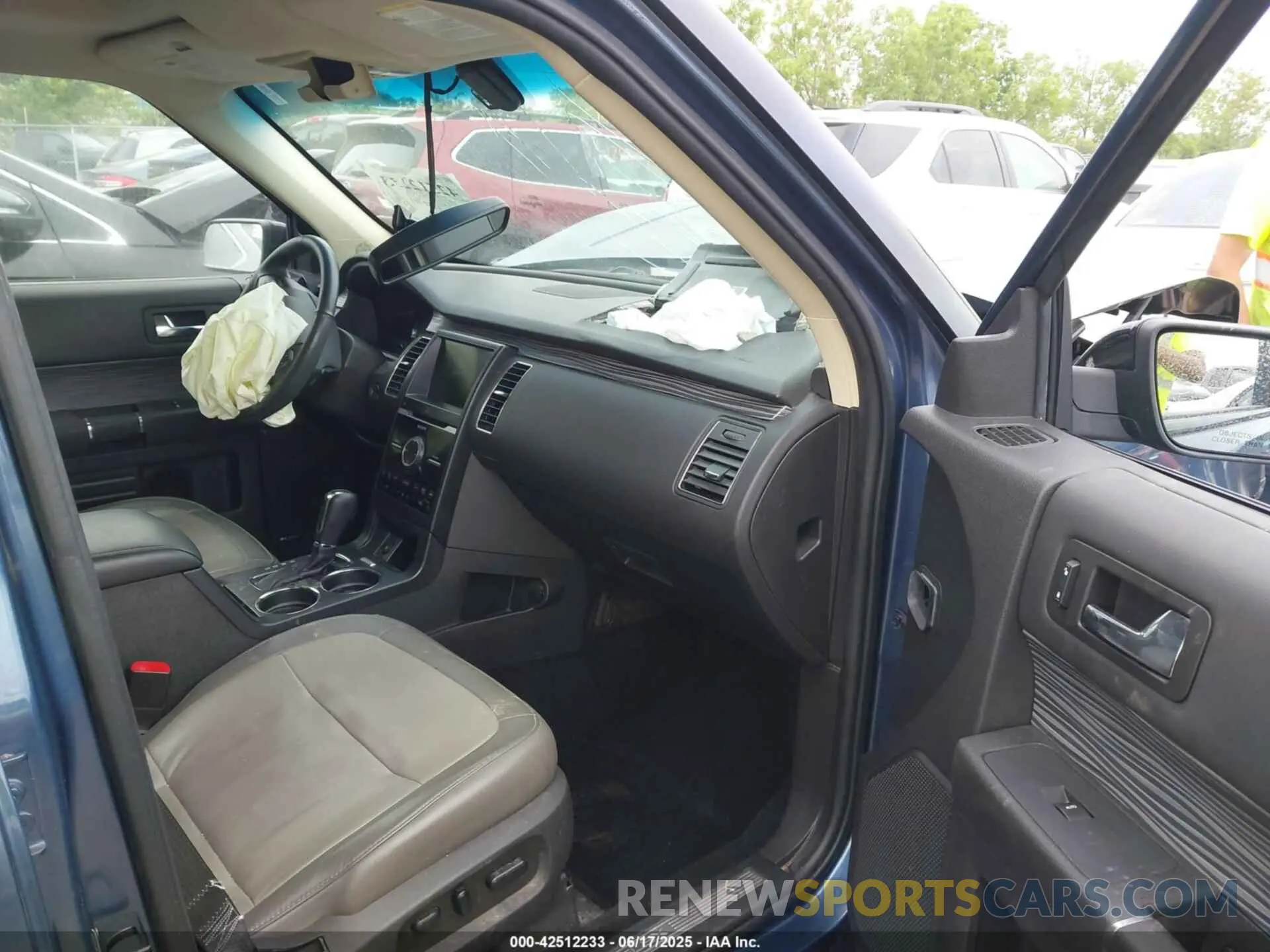 5 Photograph of a damaged car 2FMHK6DT4KBA25128 FORD FLEX 2019