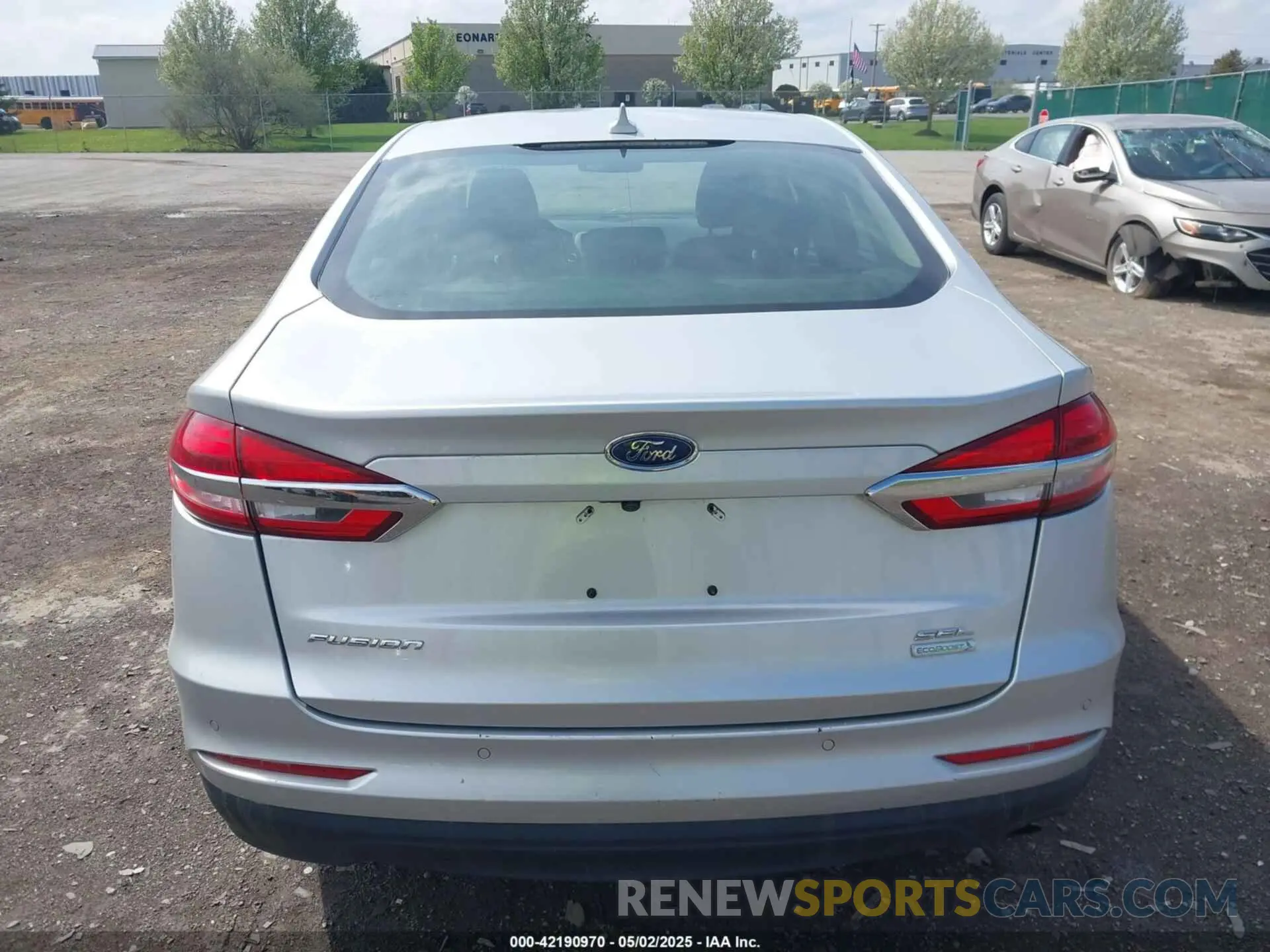 16 Photograph of a damaged car 3FA6P0CD0KR238301 FORD FUSION 2019