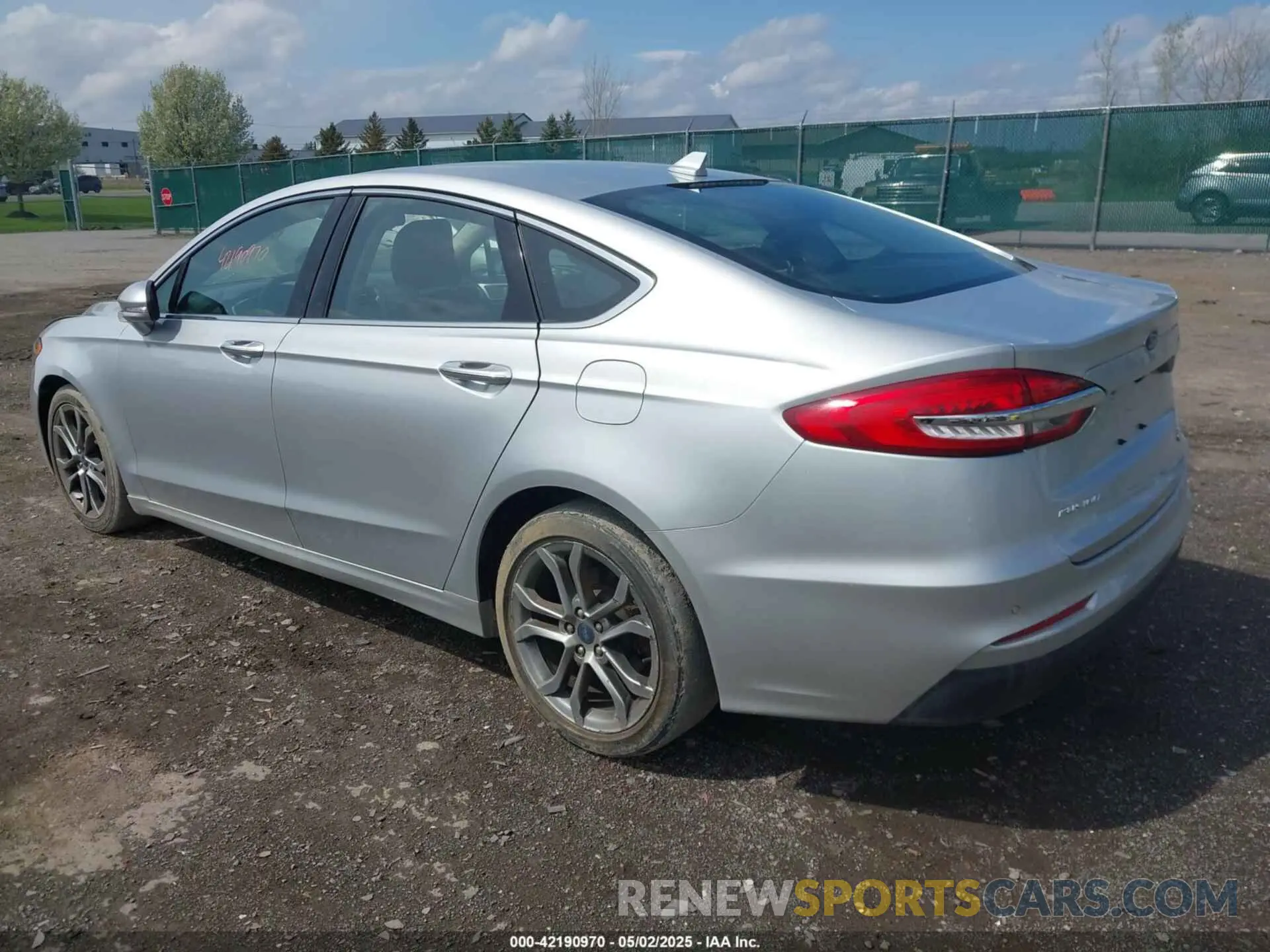 3 Photograph of a damaged car 3FA6P0CD0KR238301 FORD FUSION 2019
